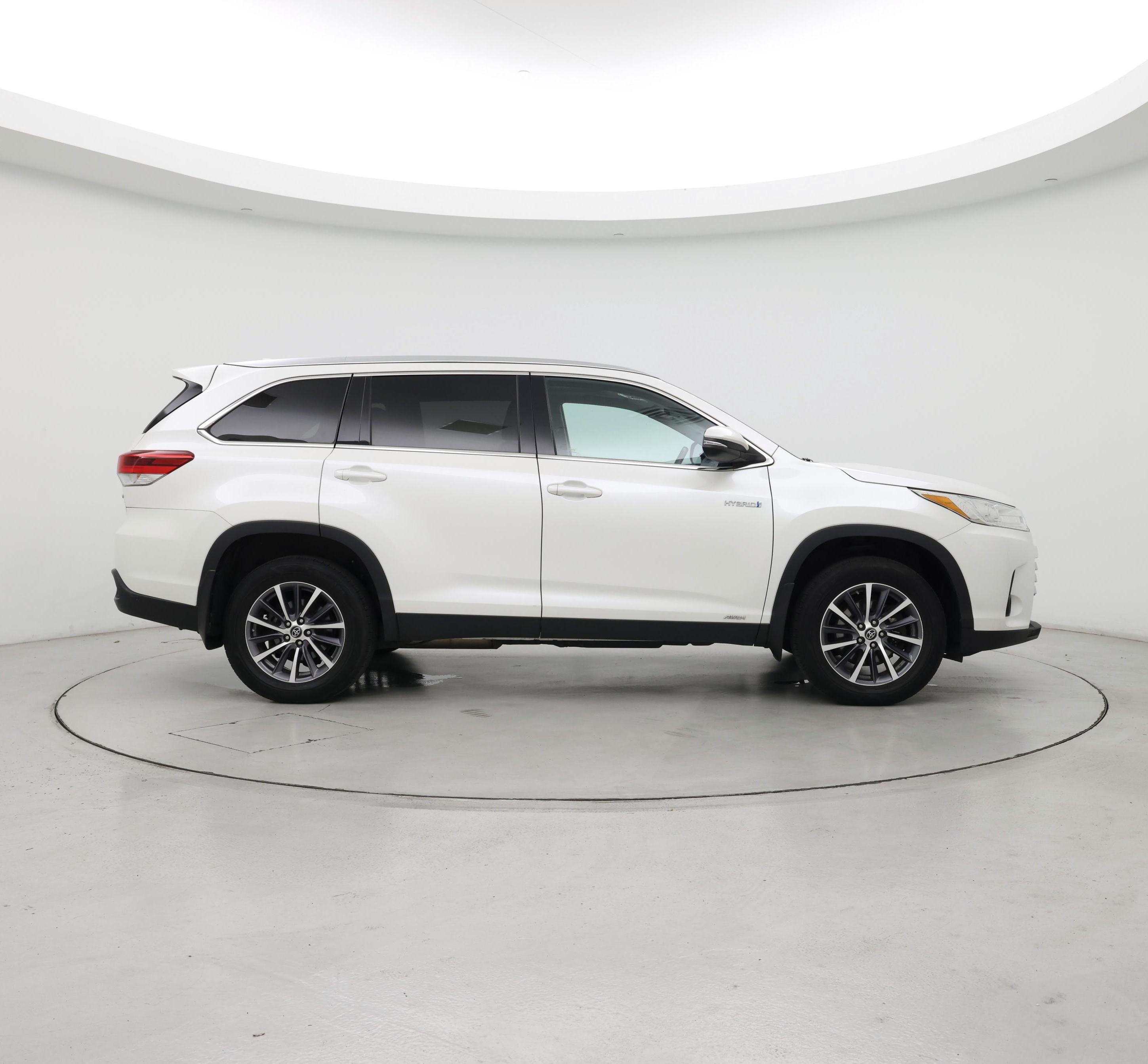 Thumbnail: 2019 Toyota Highlander - 7