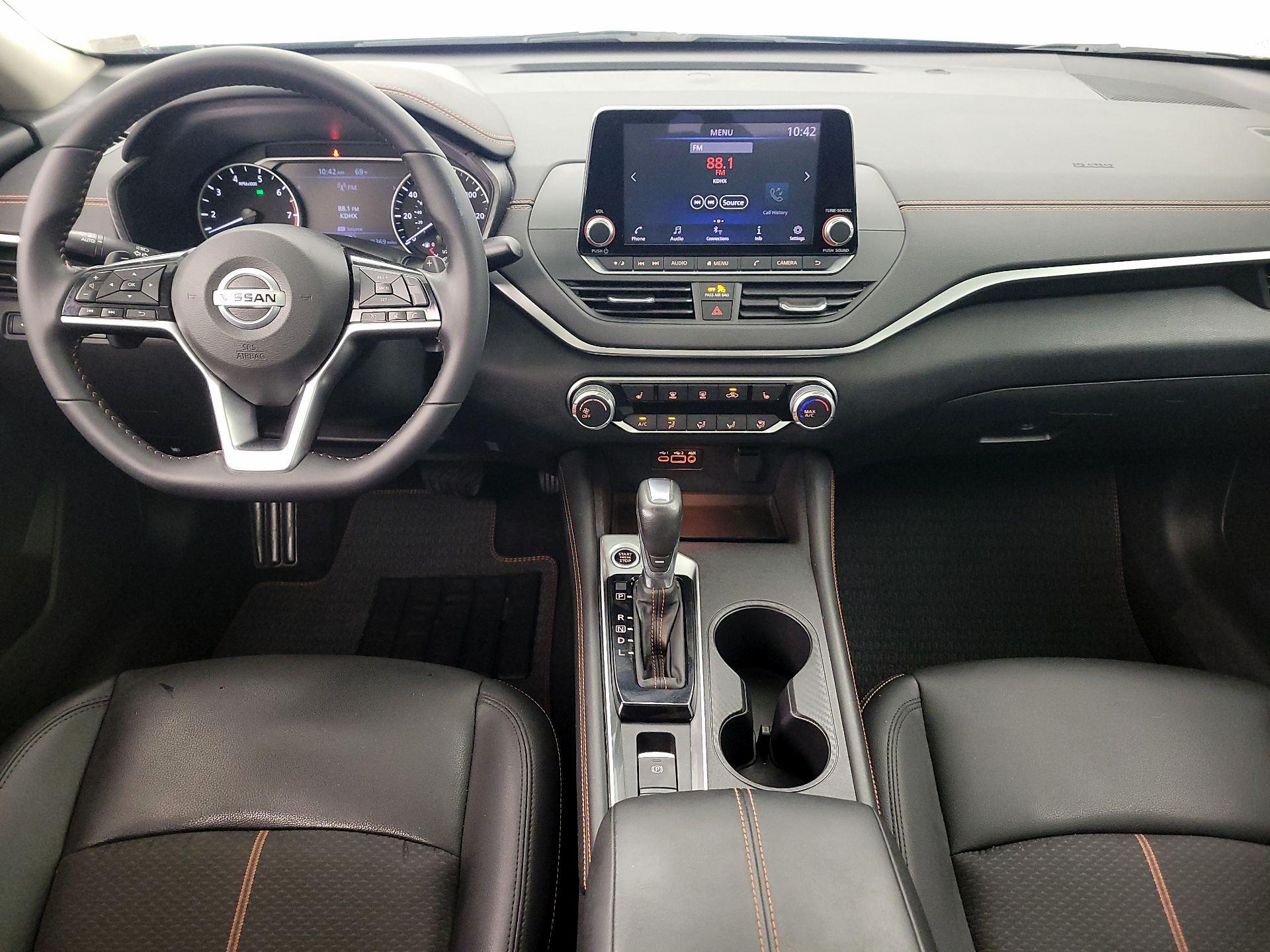 Thumbnail: 2020 Nissan Altima - 9