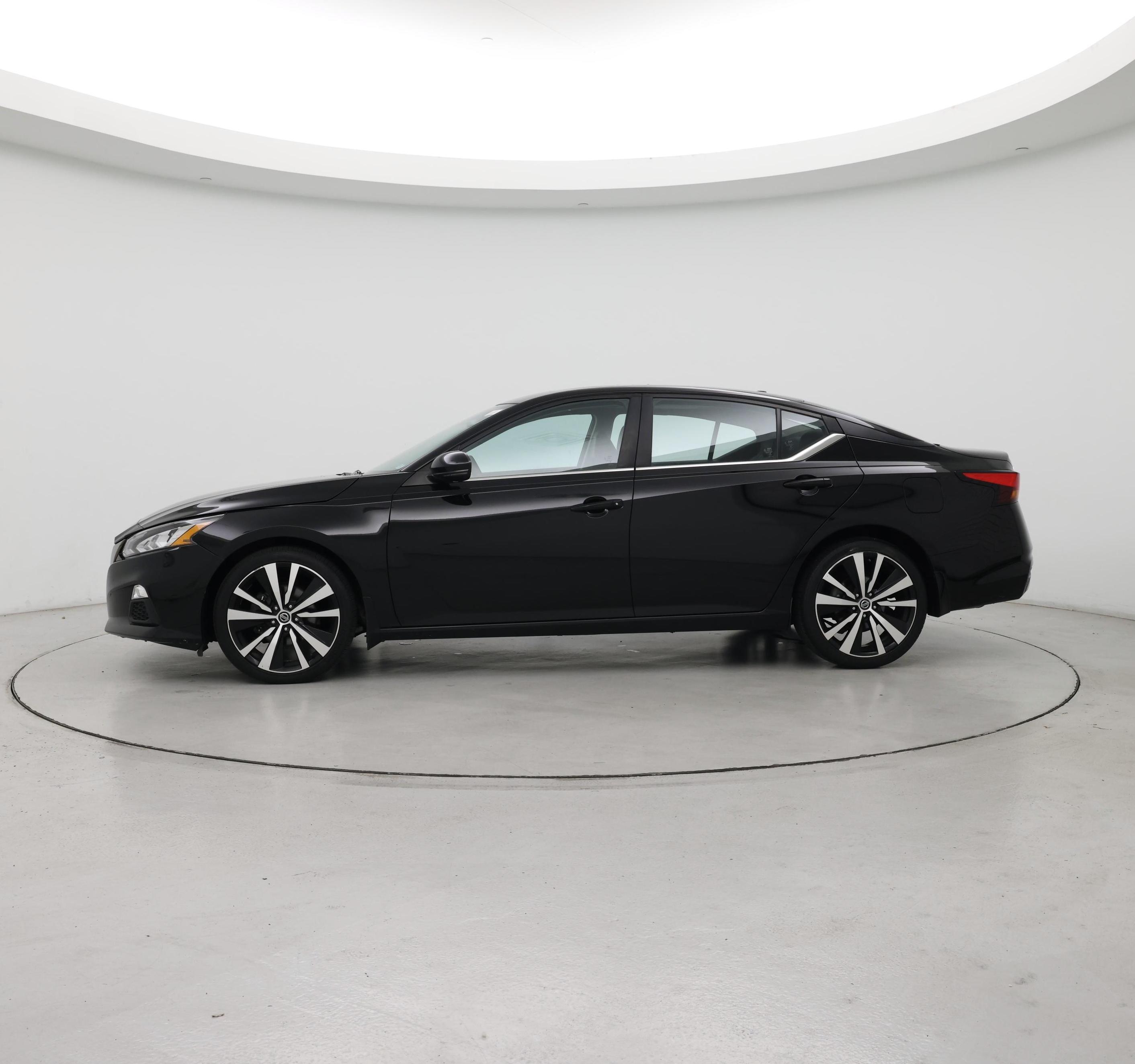 Thumbnail: 2020 Nissan Altima - 3