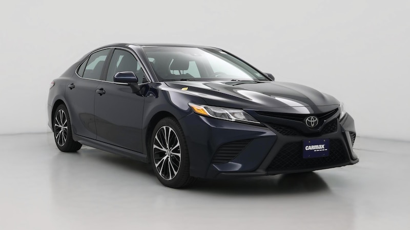2018 Toyota Camry SE Hero Image
