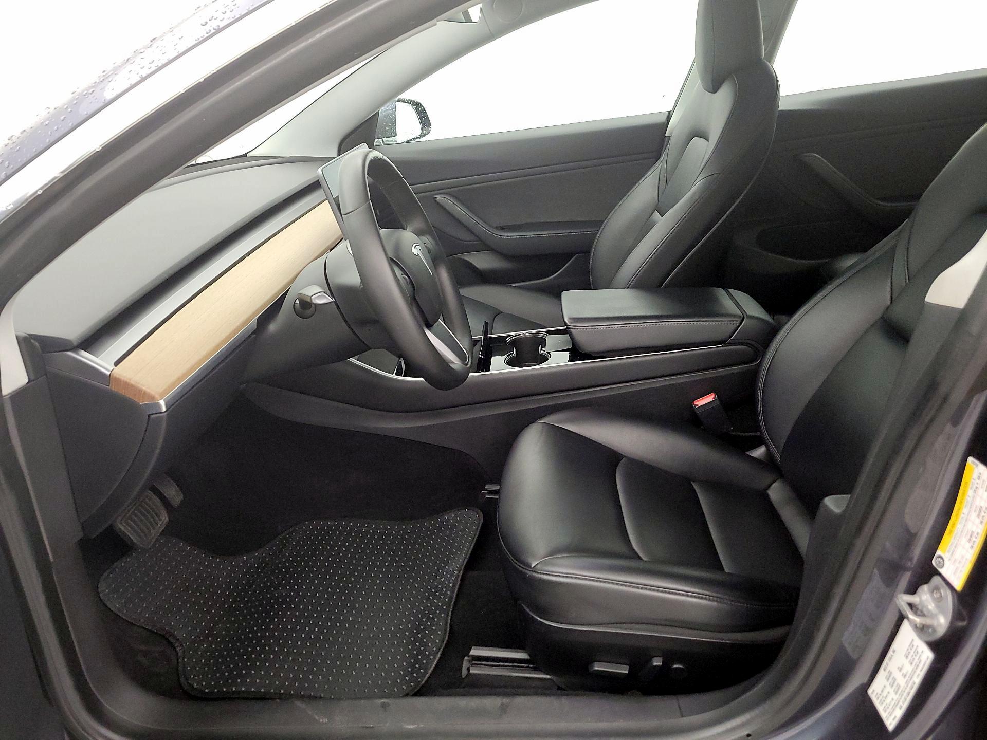 Thumbnail: 2020 Tesla Model 3 - 11
