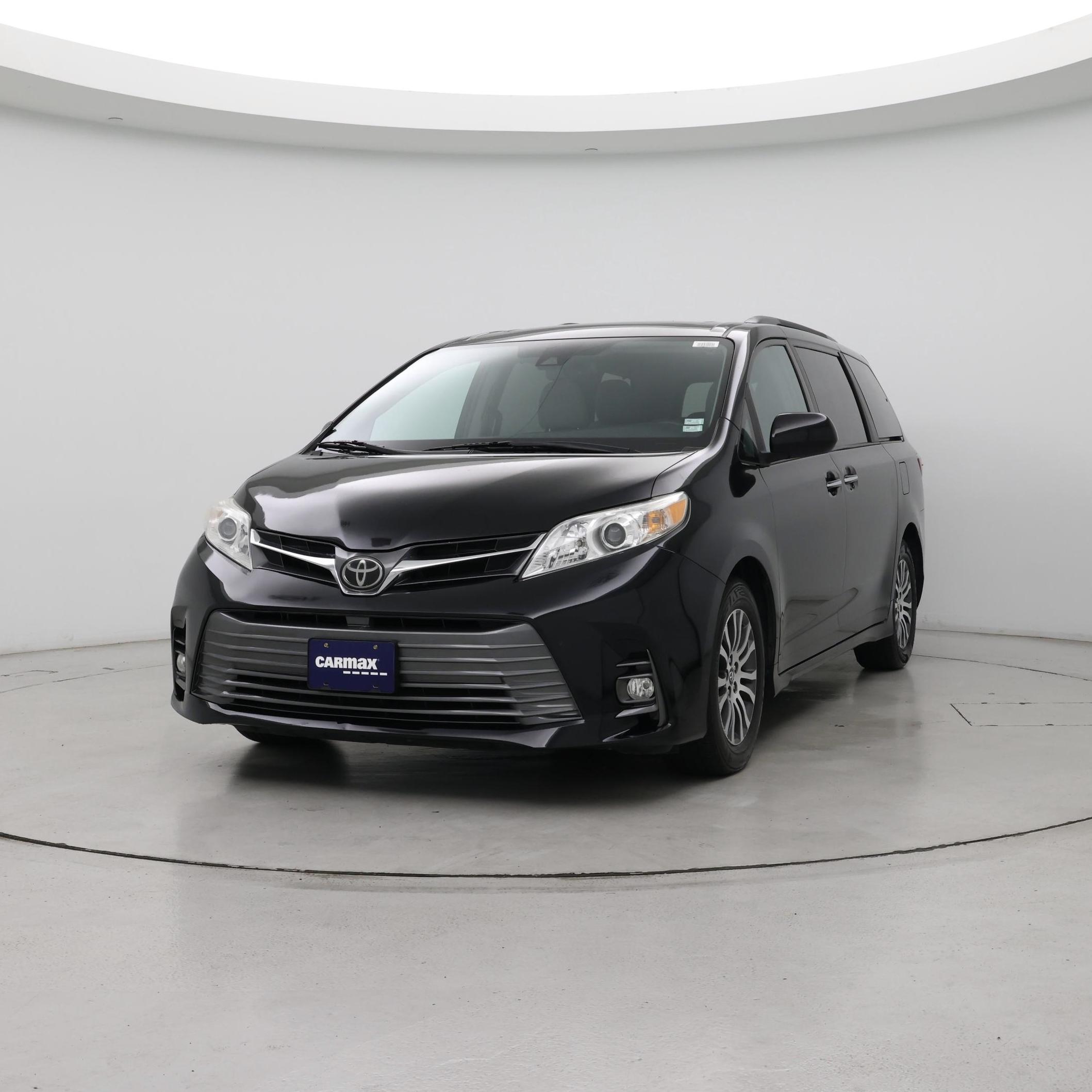 Thumbnail: 2018 Toyota Sienna - 4