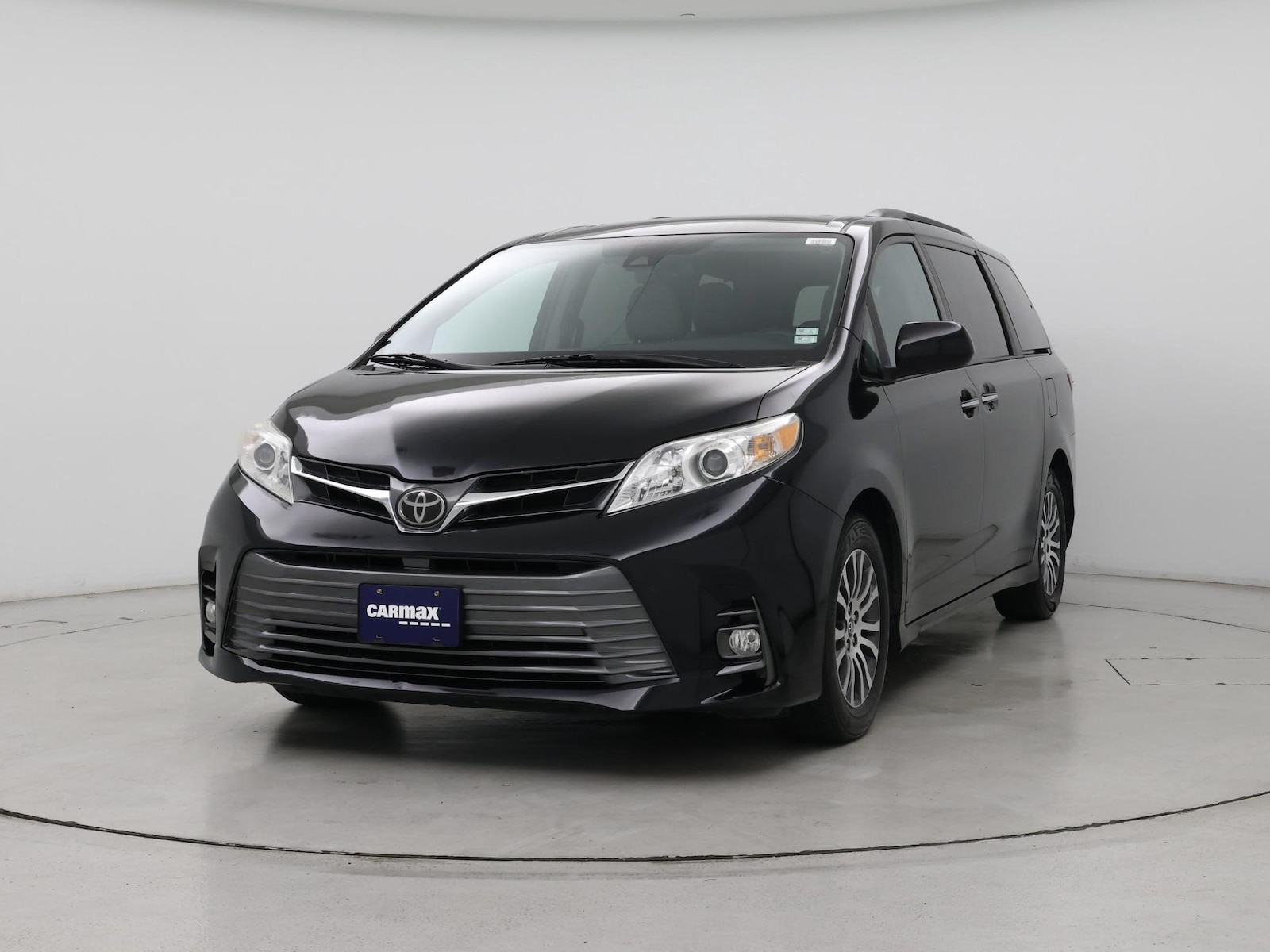 Image 5 of 2018 Toyota Sienna XLE