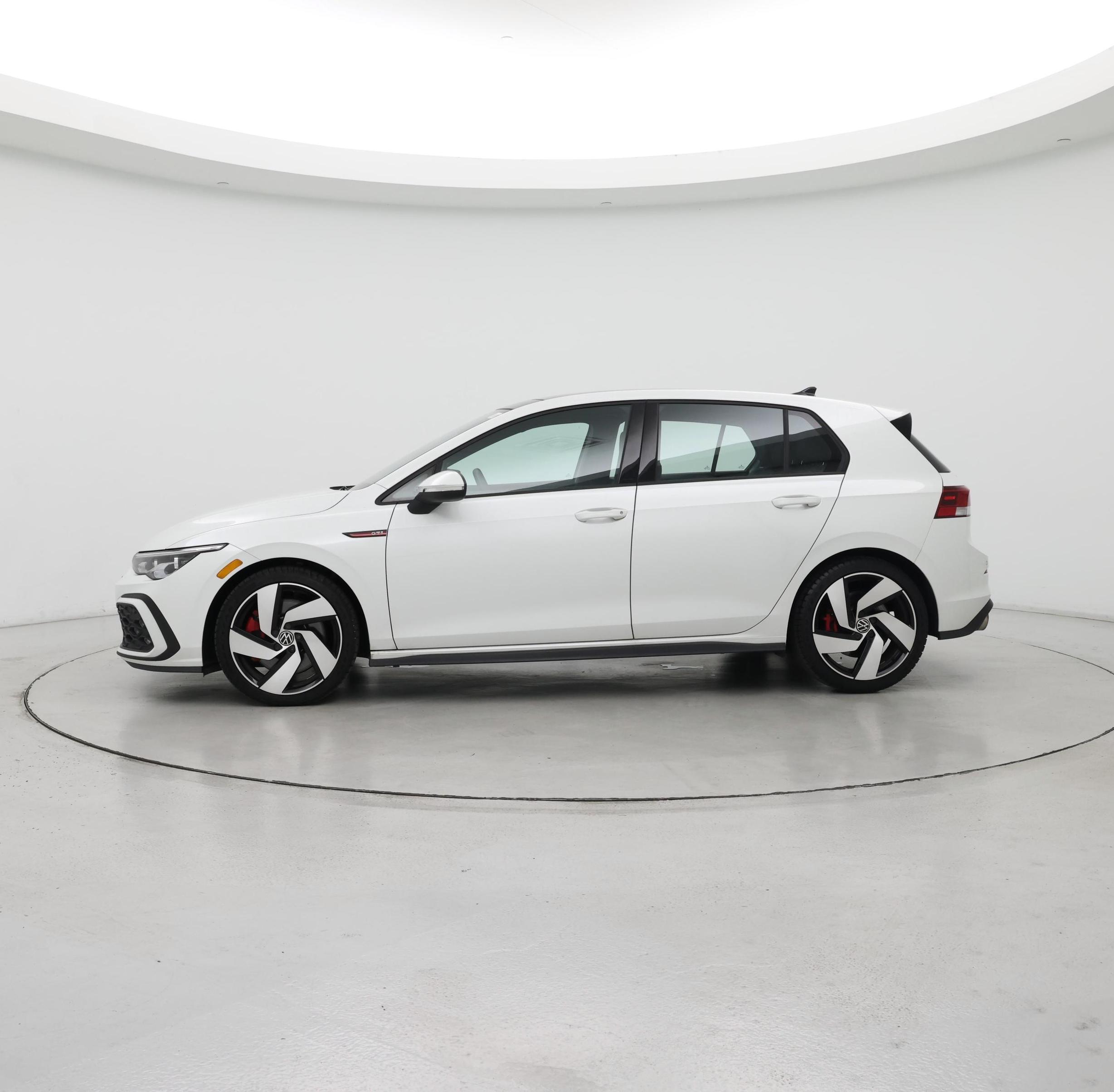 Thumbnail: 2022 Volkswagen Golf - 3