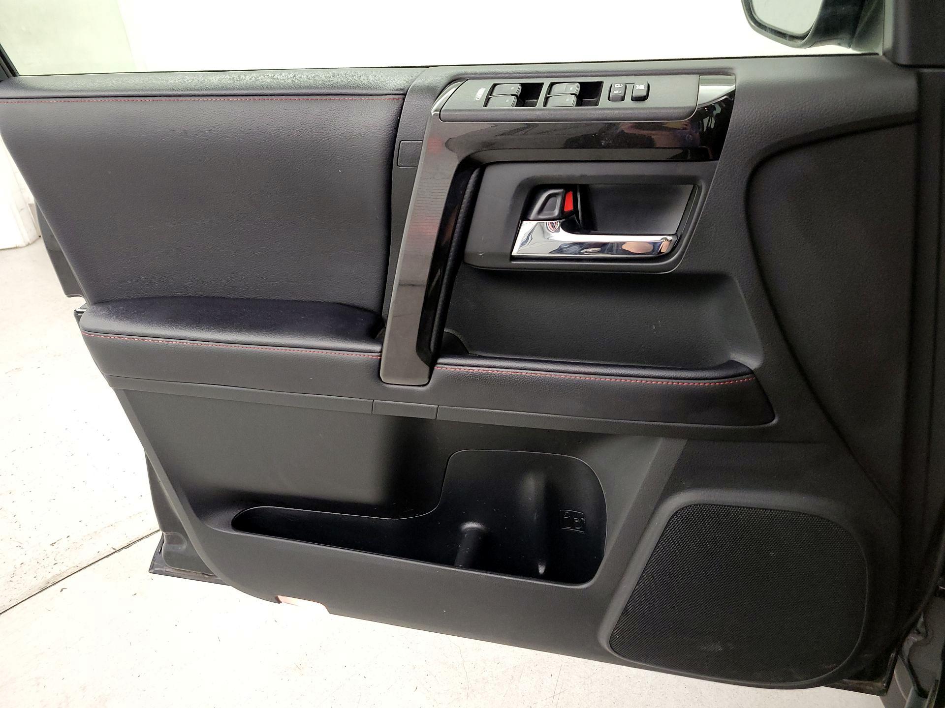 Thumbnail: 2022 Toyota 4Runner - 12