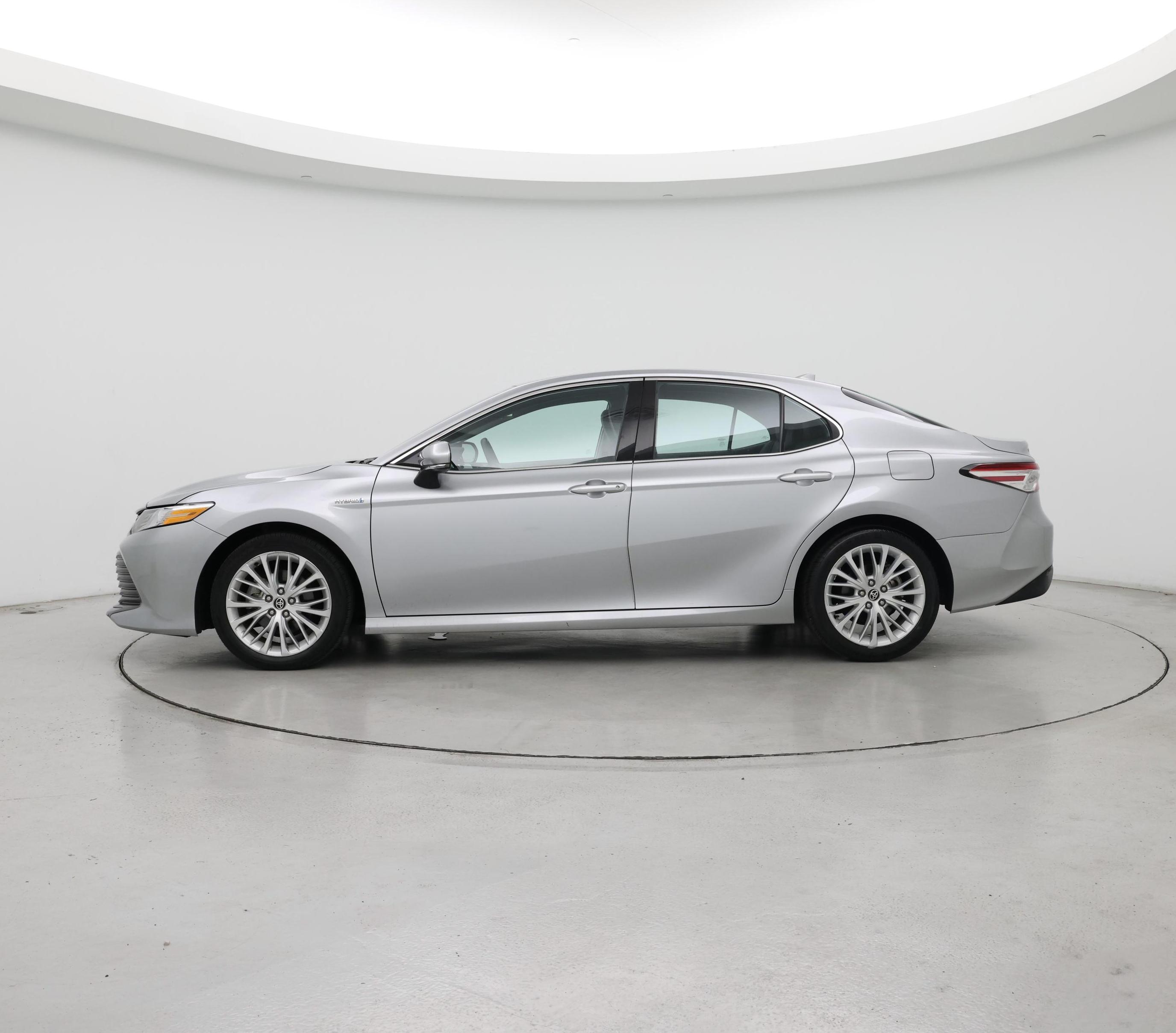 Thumbnail: 2020 Toyota Camry - 3