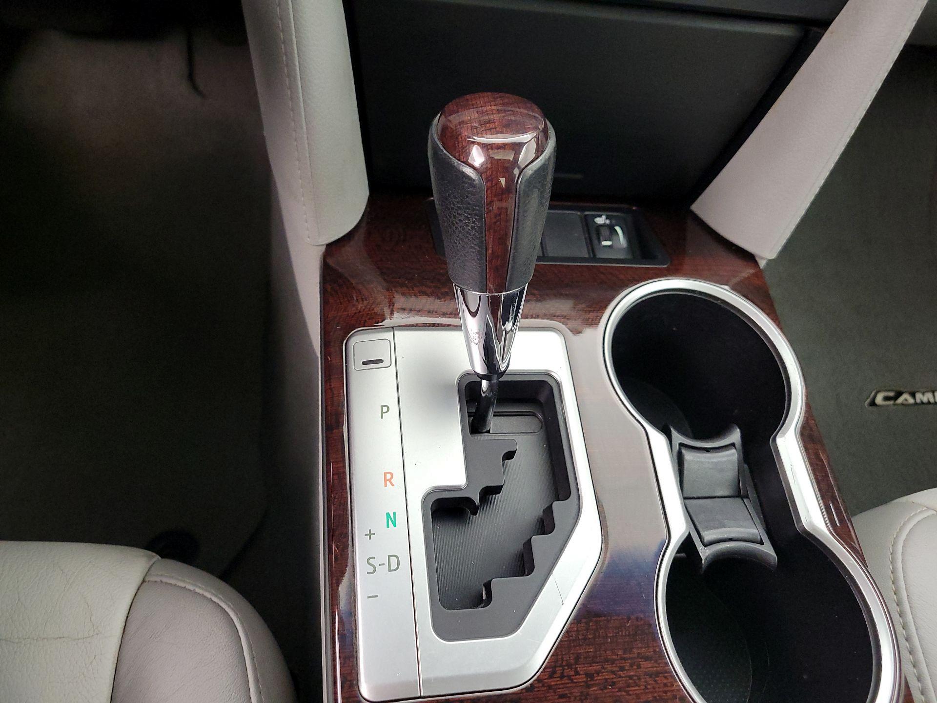 Thumbnail: 2014 Toyota Camry - 17