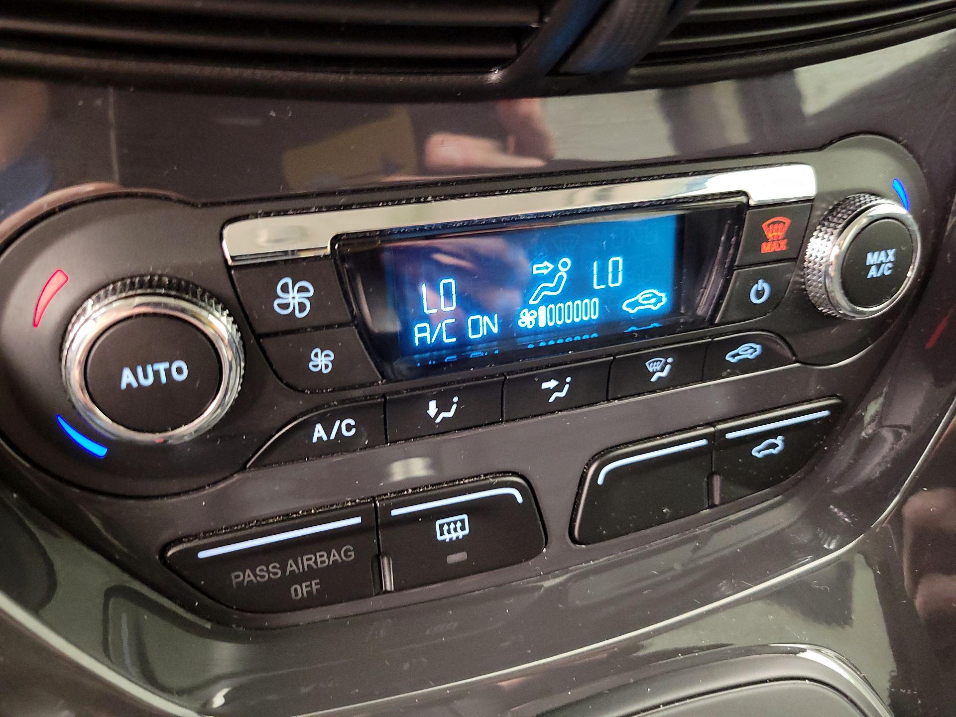 Thumbnail: 2014 Ford Escape - 16