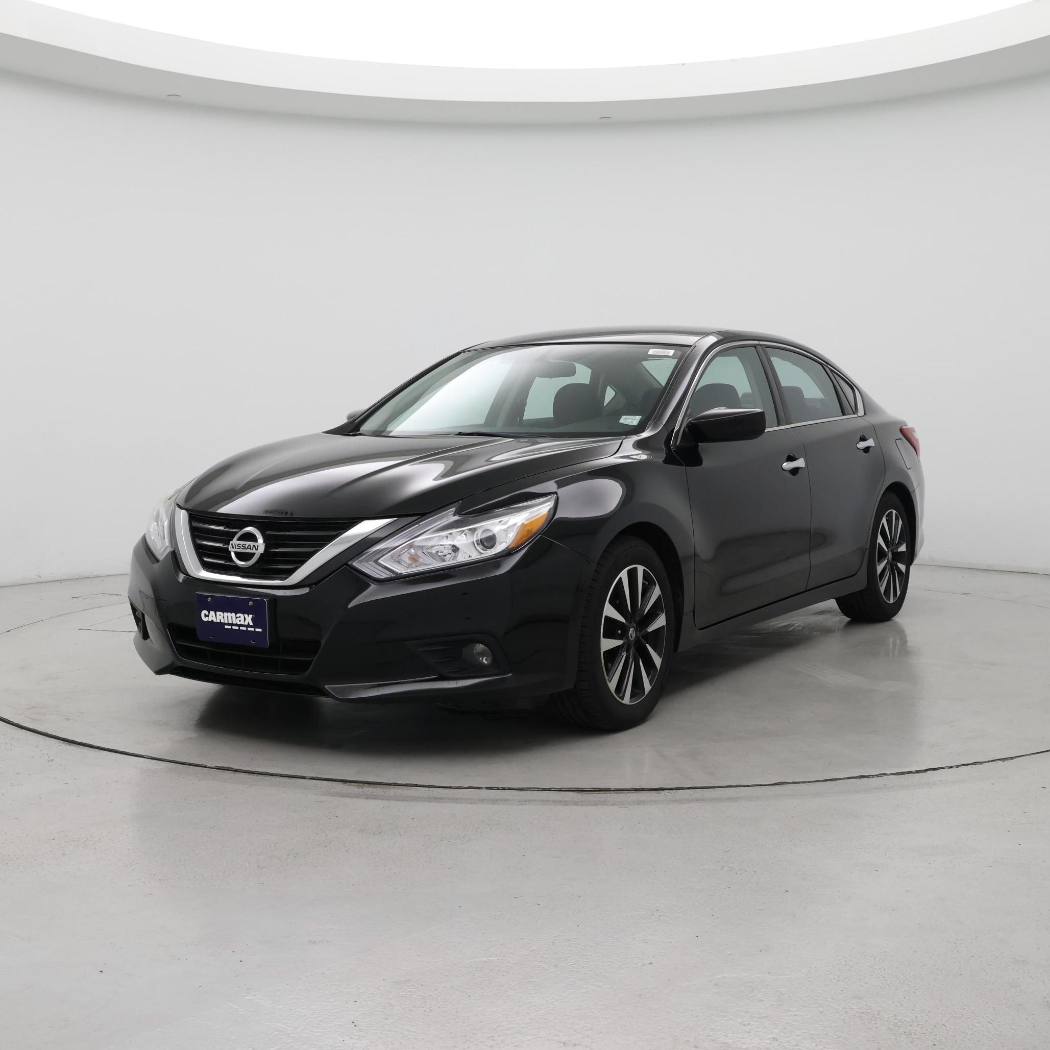 Thumbnail: 2018 Nissan Altima - 4