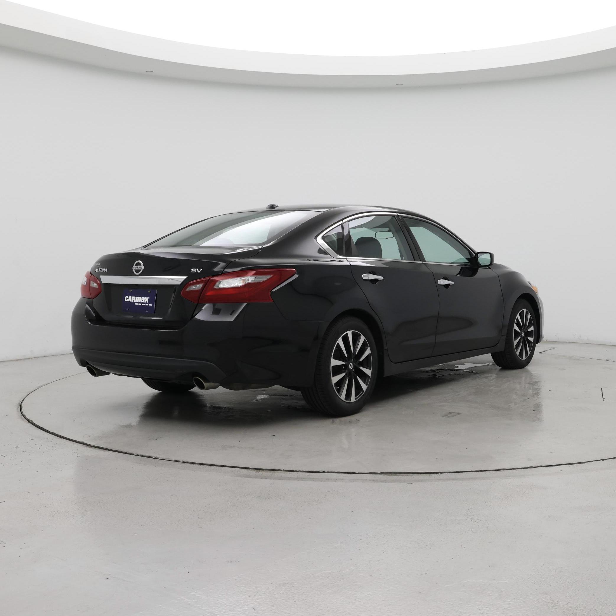 Thumbnail: 2018 Nissan Altima - 8