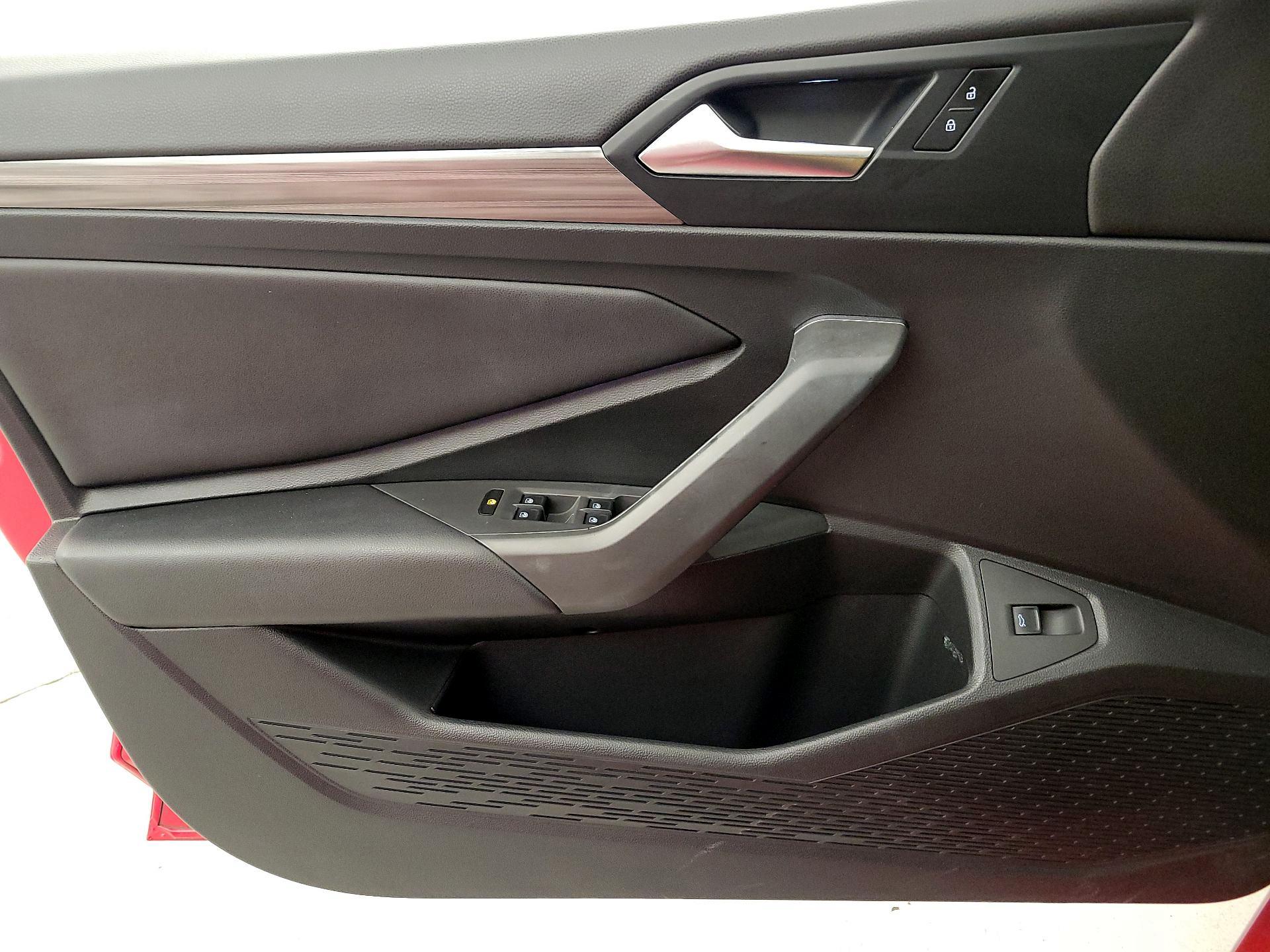 Thumbnail: 2019 Volkswagen Jetta - 12
