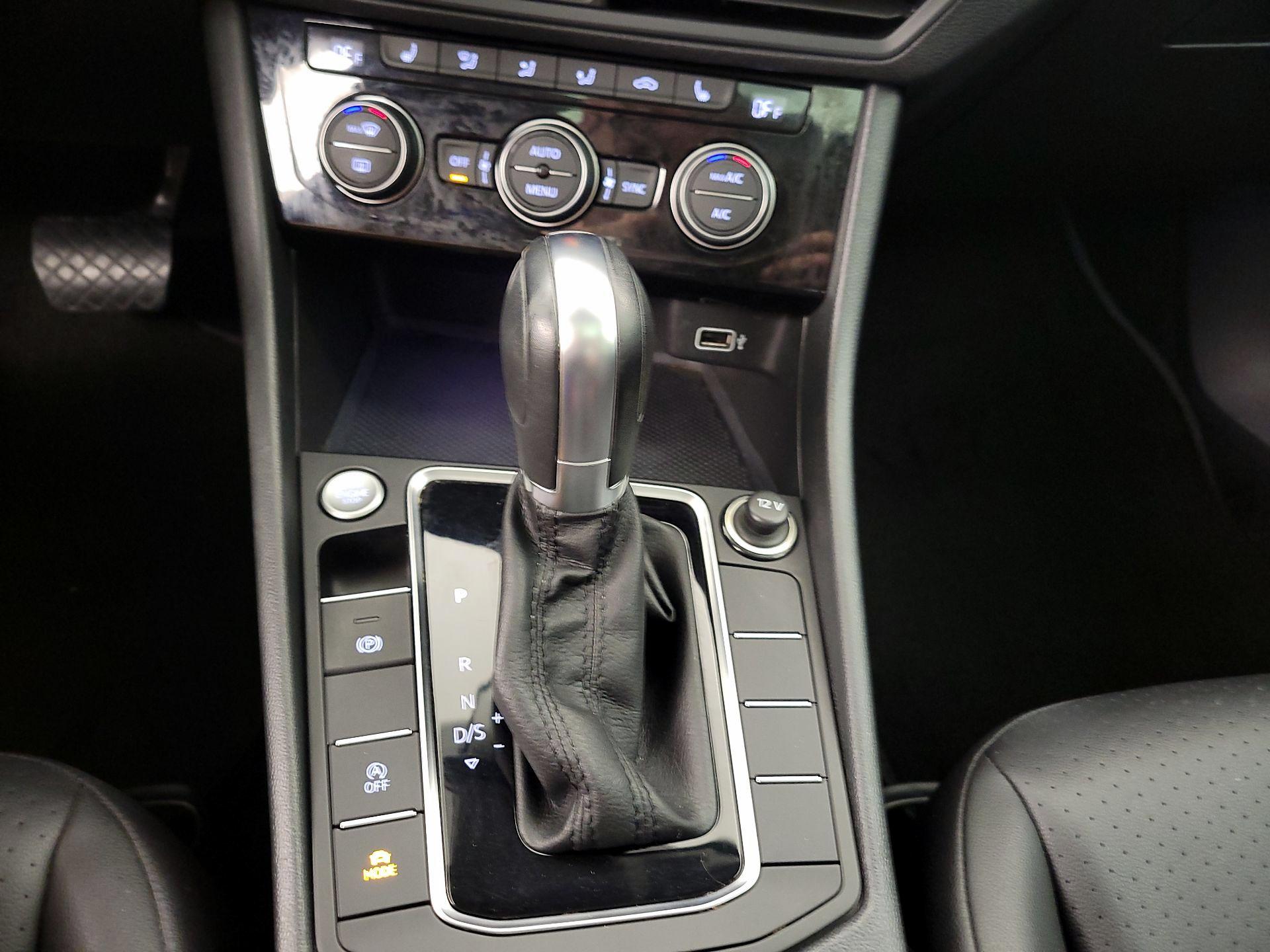 Thumbnail: 2019 Volkswagen Jetta - 17