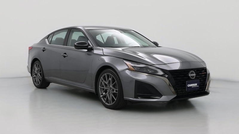 2023 Nissan Altima SR Hero Image