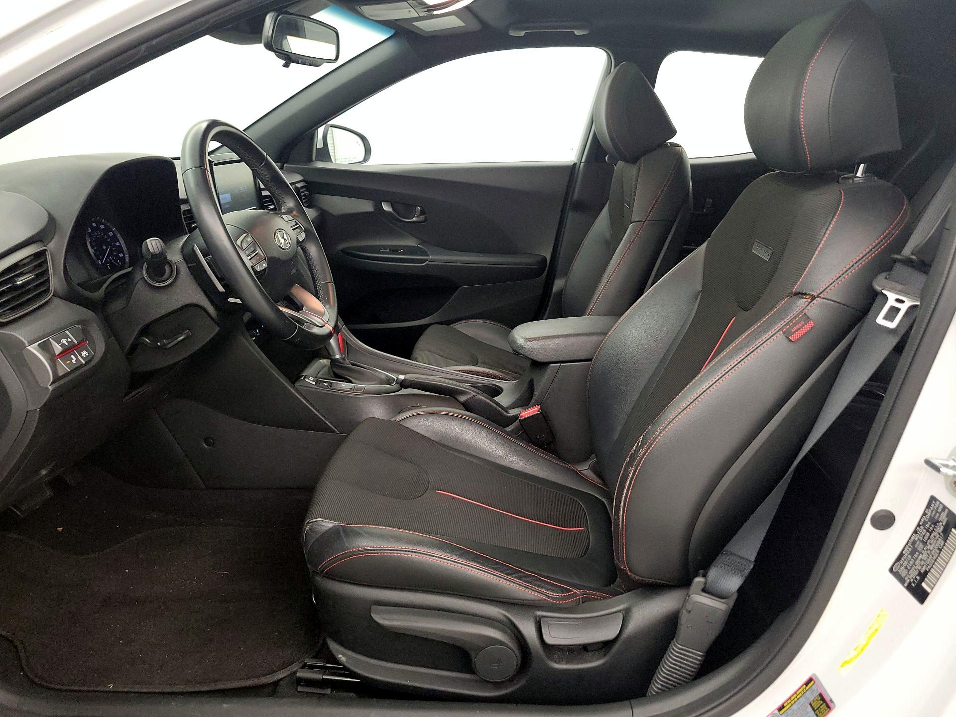 Thumbnail: 2019 Hyundai Veloster - 11
