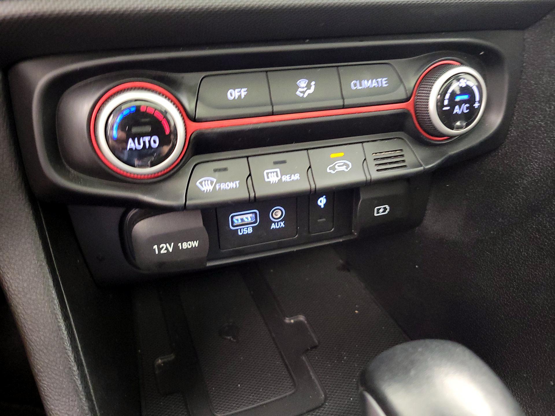 Thumbnail: 2019 Hyundai Veloster - 16