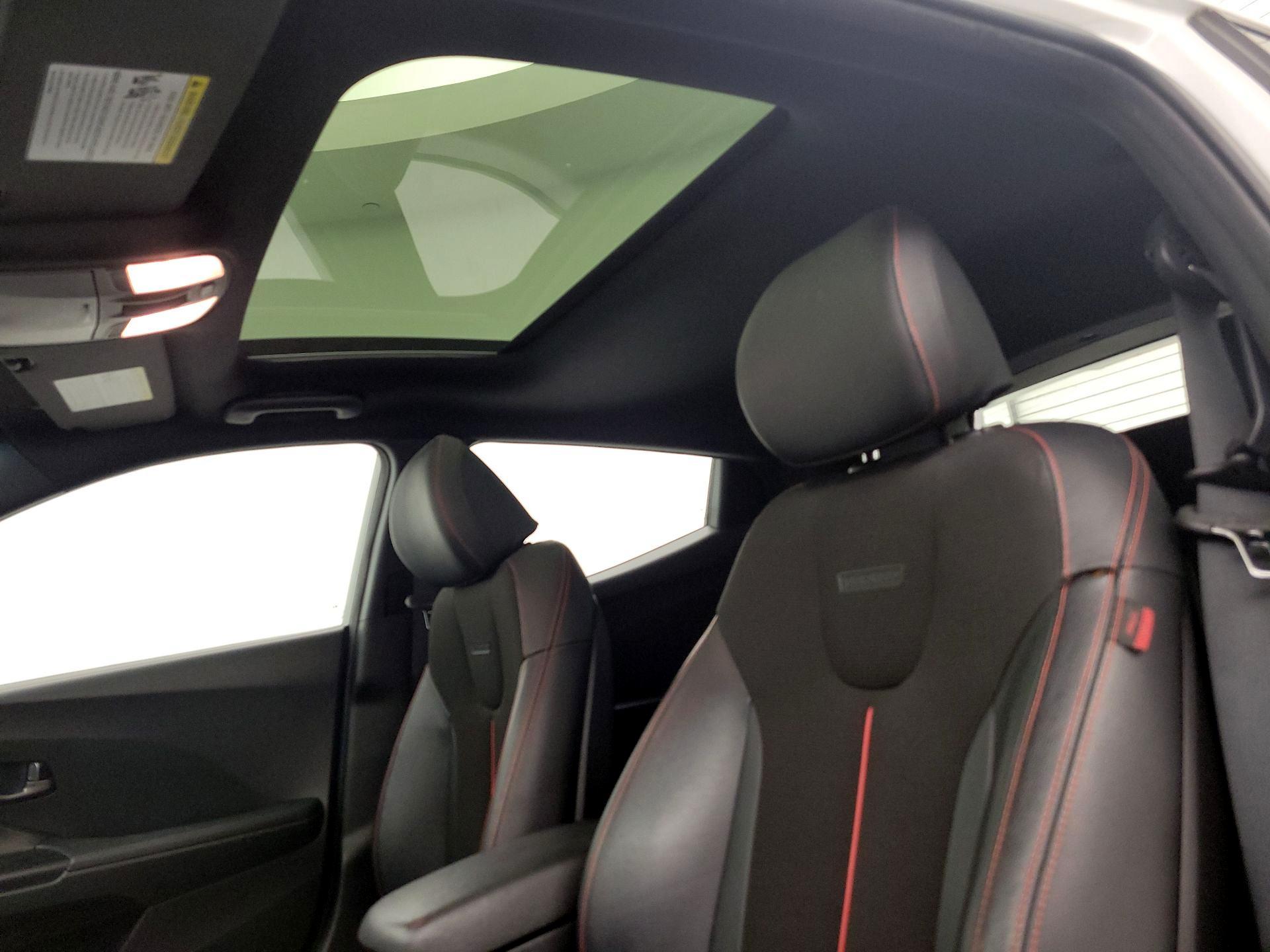 Thumbnail: 2019 Hyundai Veloster - 19
