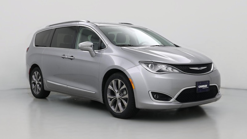 2019 Chrysler Pacifica Limited Hero Image
