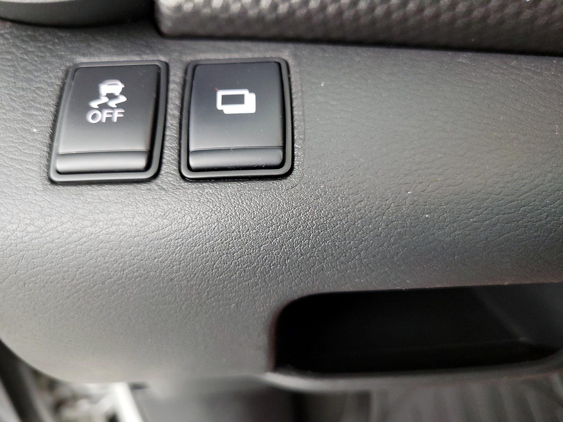 Thumbnail: 2019 Nissan Kicks - 13