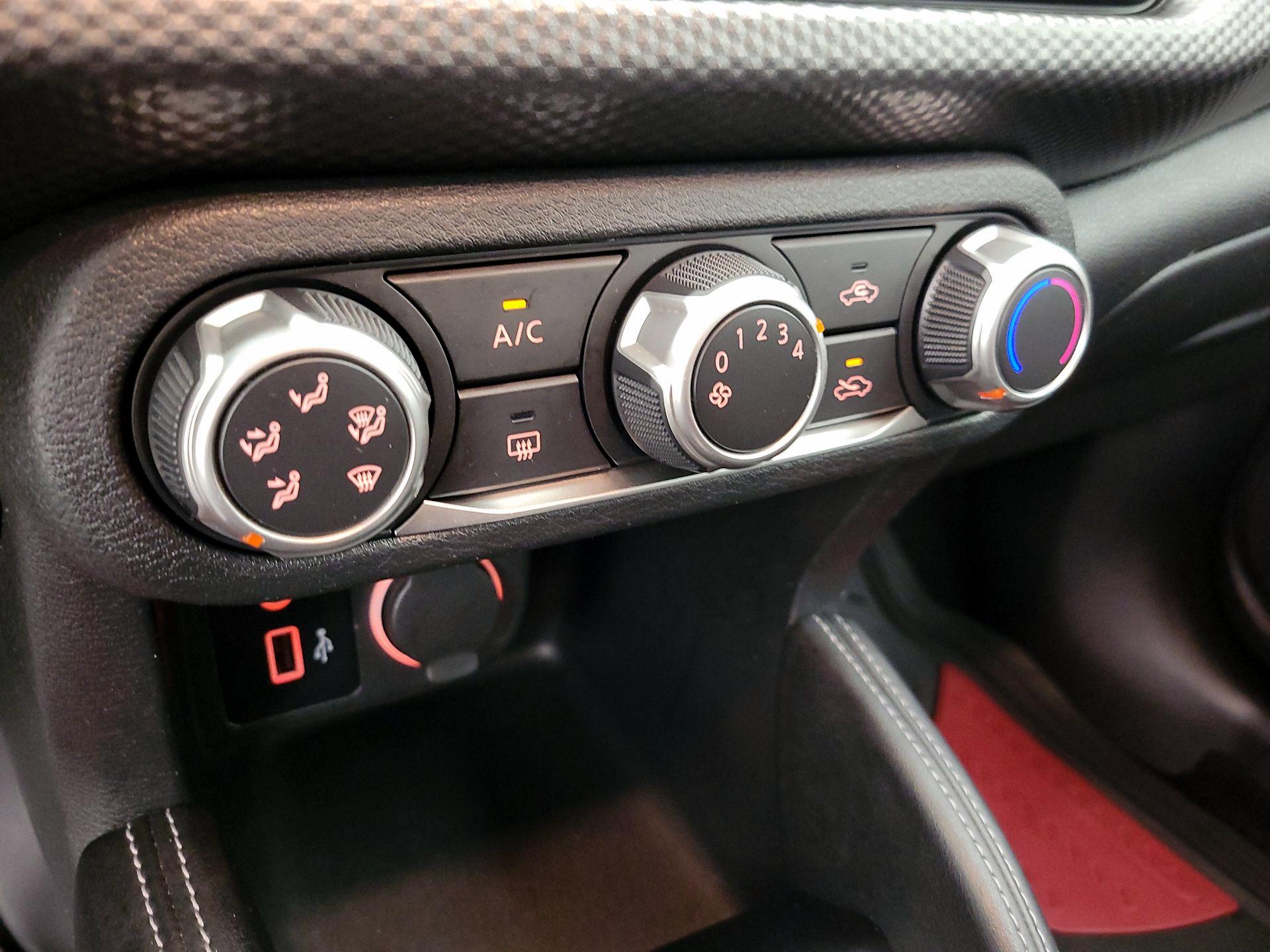 Thumbnail: 2019 Nissan Kicks - 16