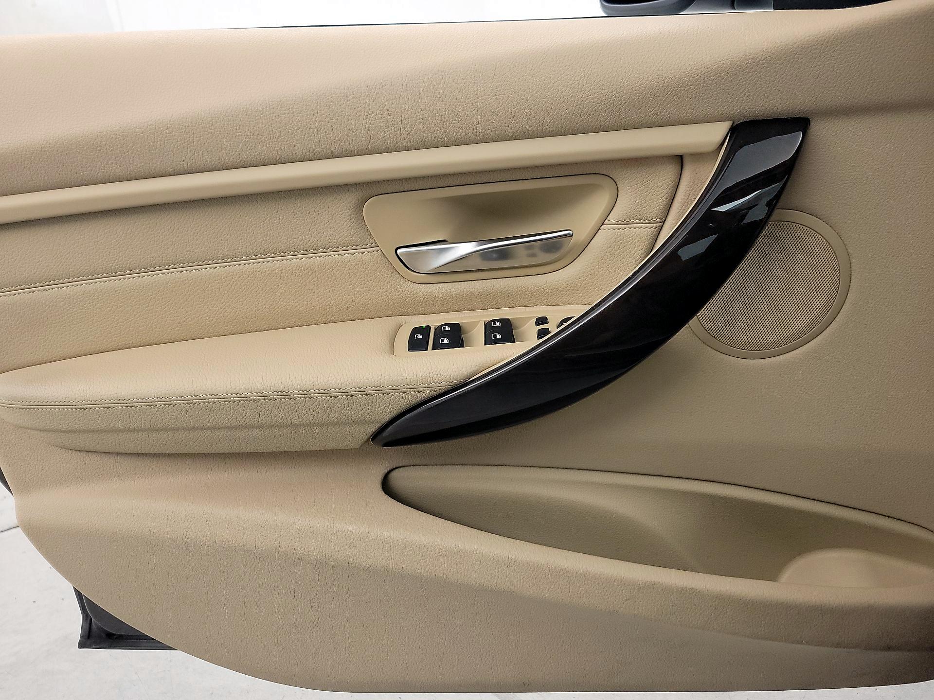 Thumbnail: 2015 BMW 3 Series - 12