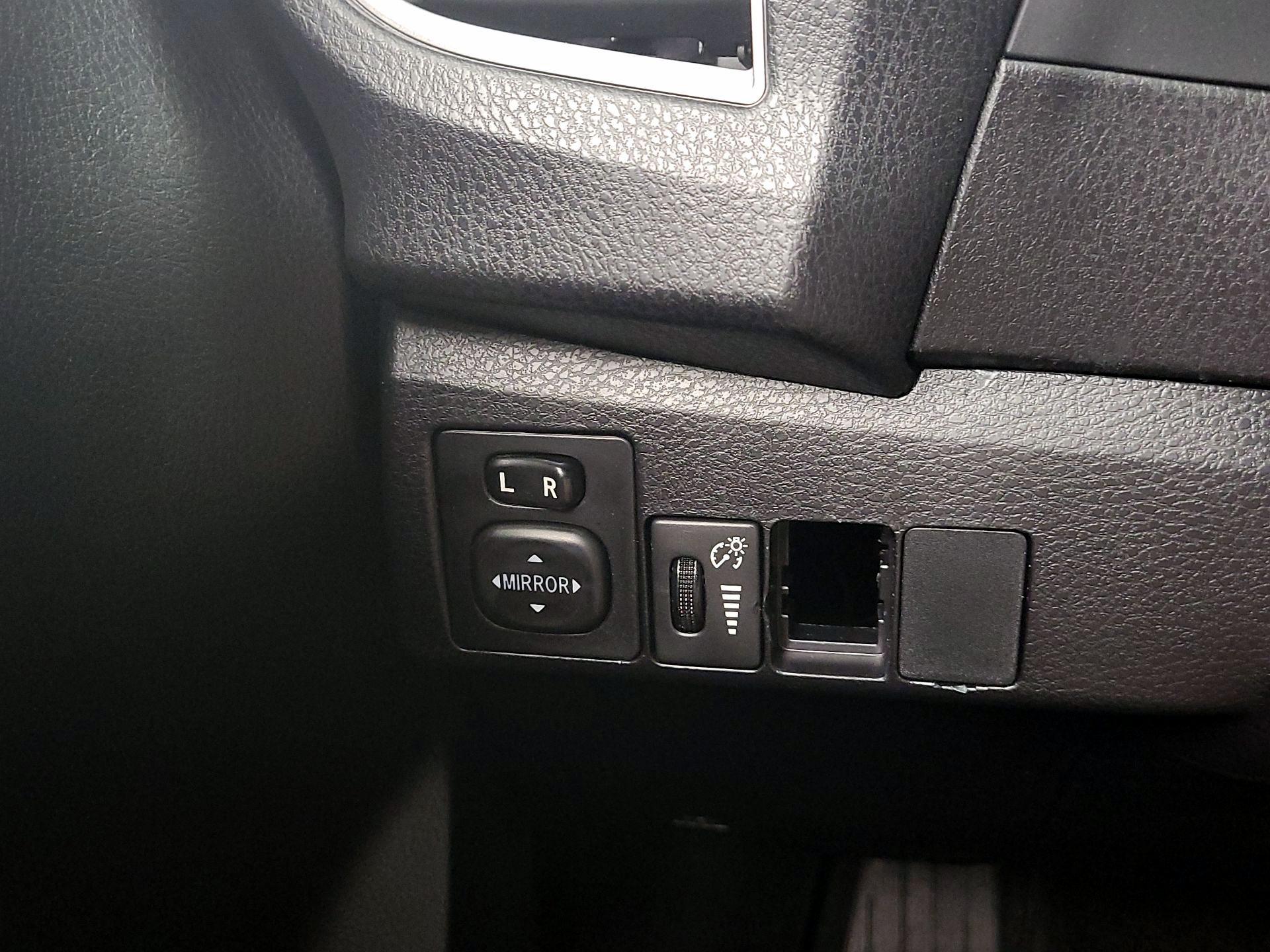 Thumbnail: 2016 Toyota Corolla - 13