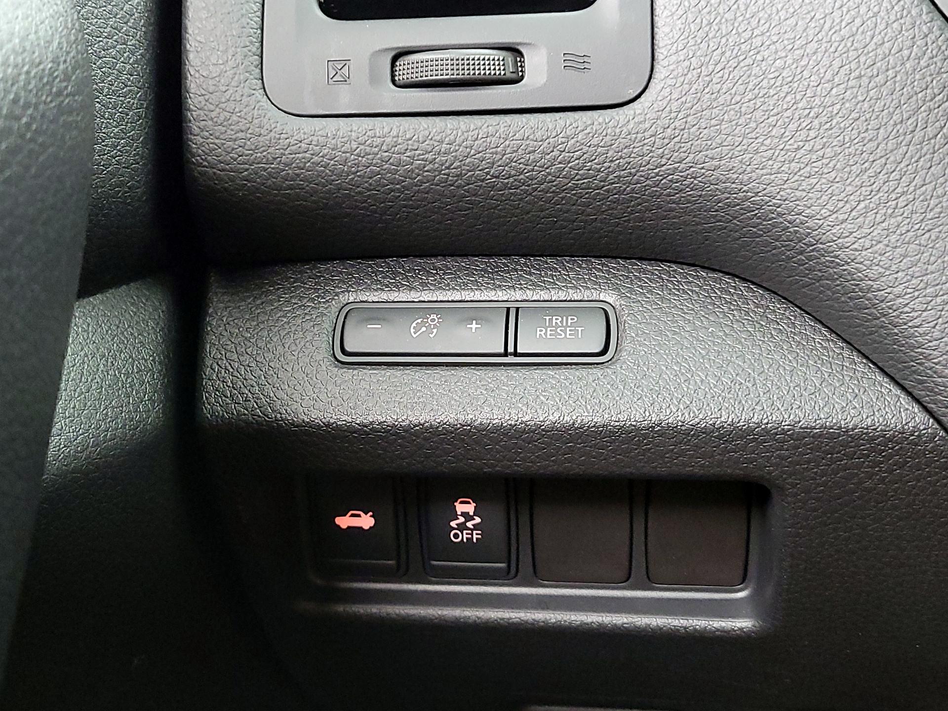 Thumbnail: 2016 Nissan Altima - 13