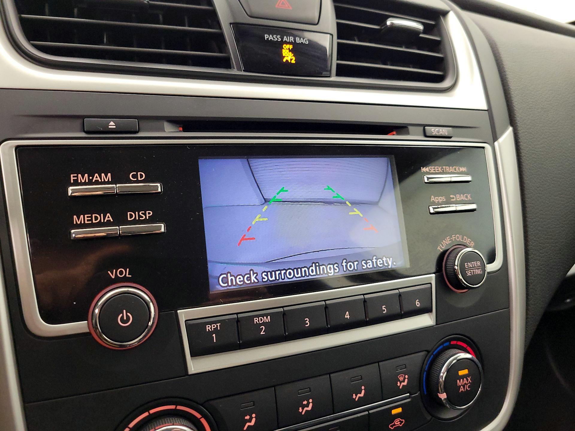 Thumbnail: 2016 Nissan Altima - 14
