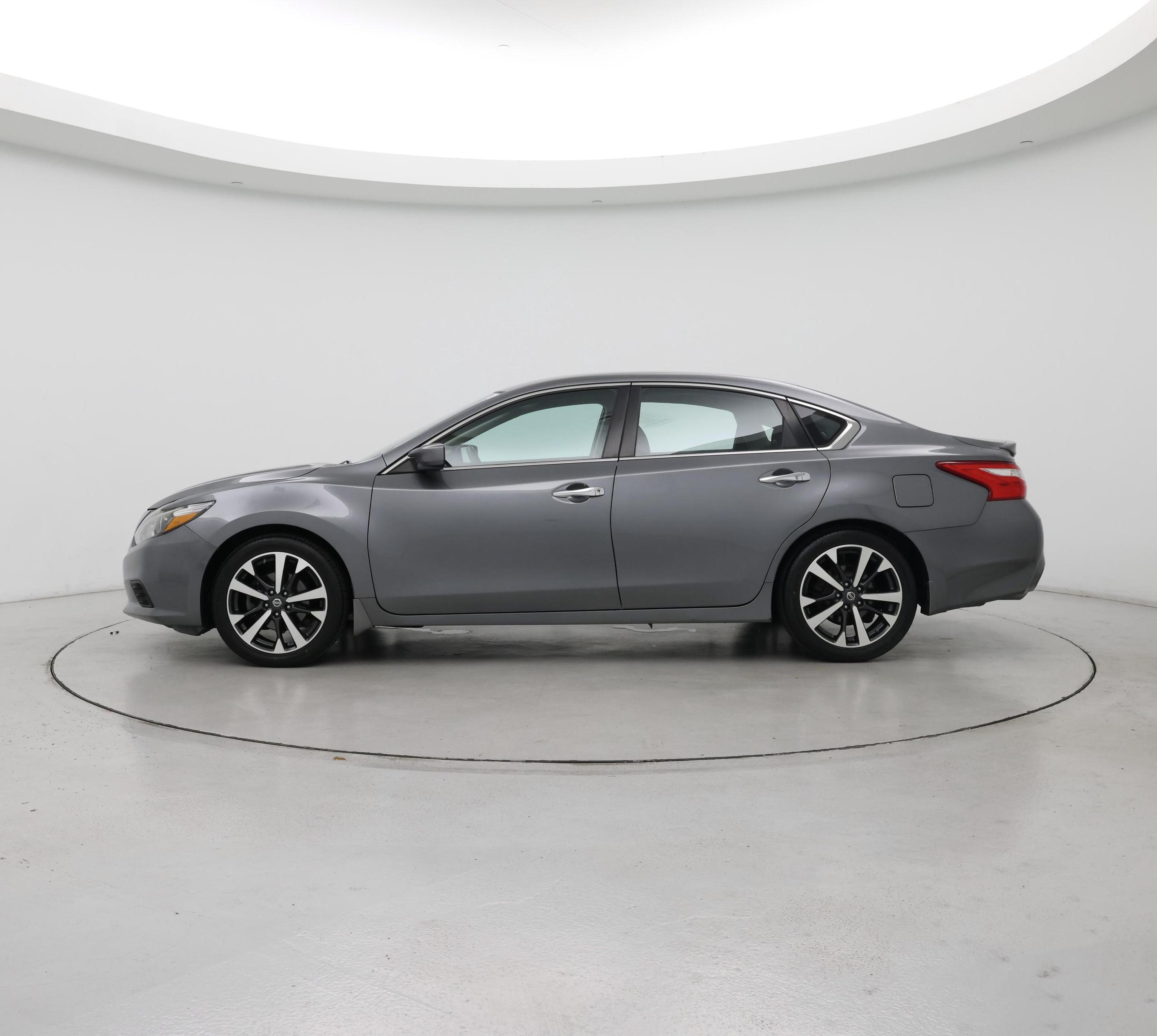 Thumbnail: 2016 Nissan Altima - 3