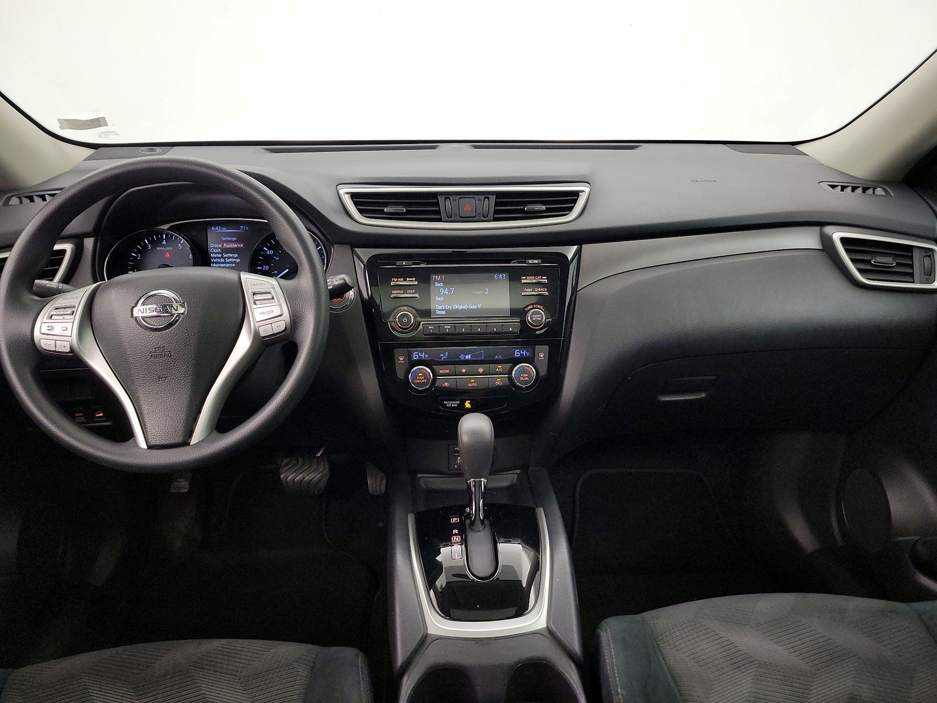Thumbnail: 2016 Nissan Rogue - 9