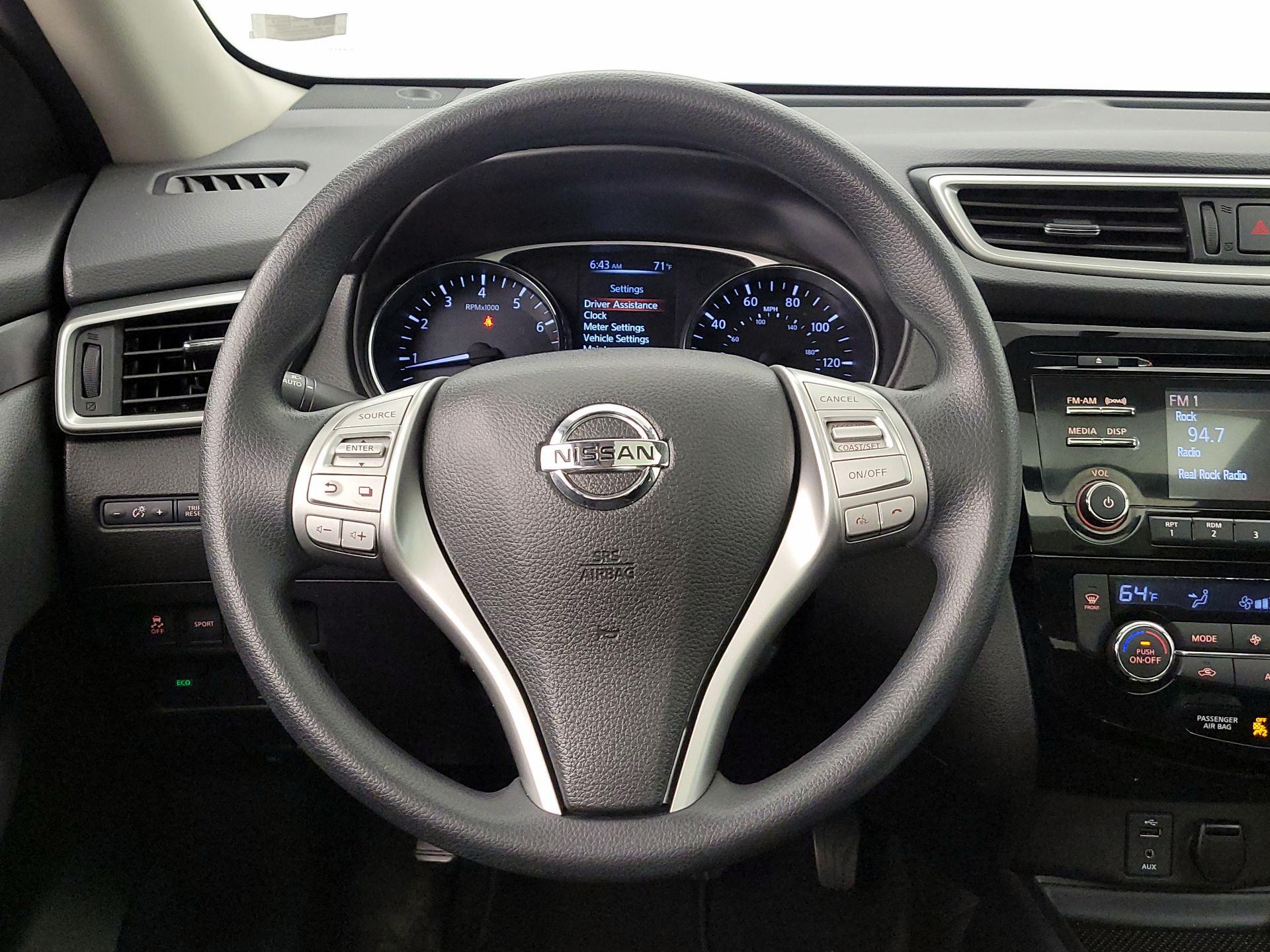 Thumbnail: 2016 Nissan Rogue - 10