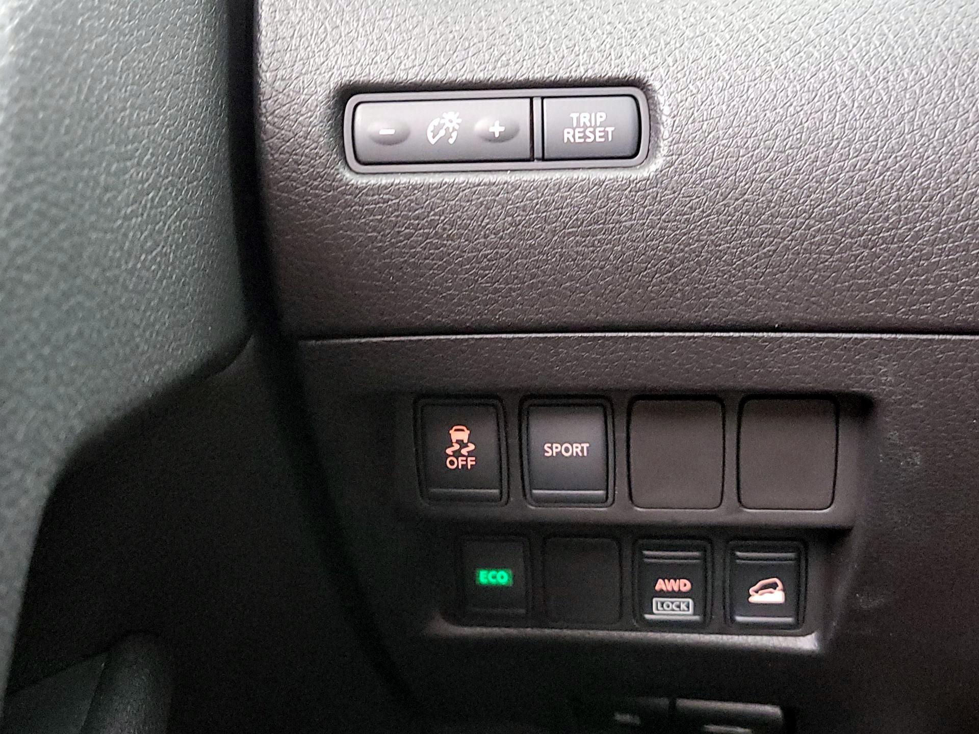 Thumbnail: 2016 Nissan Rogue - 13