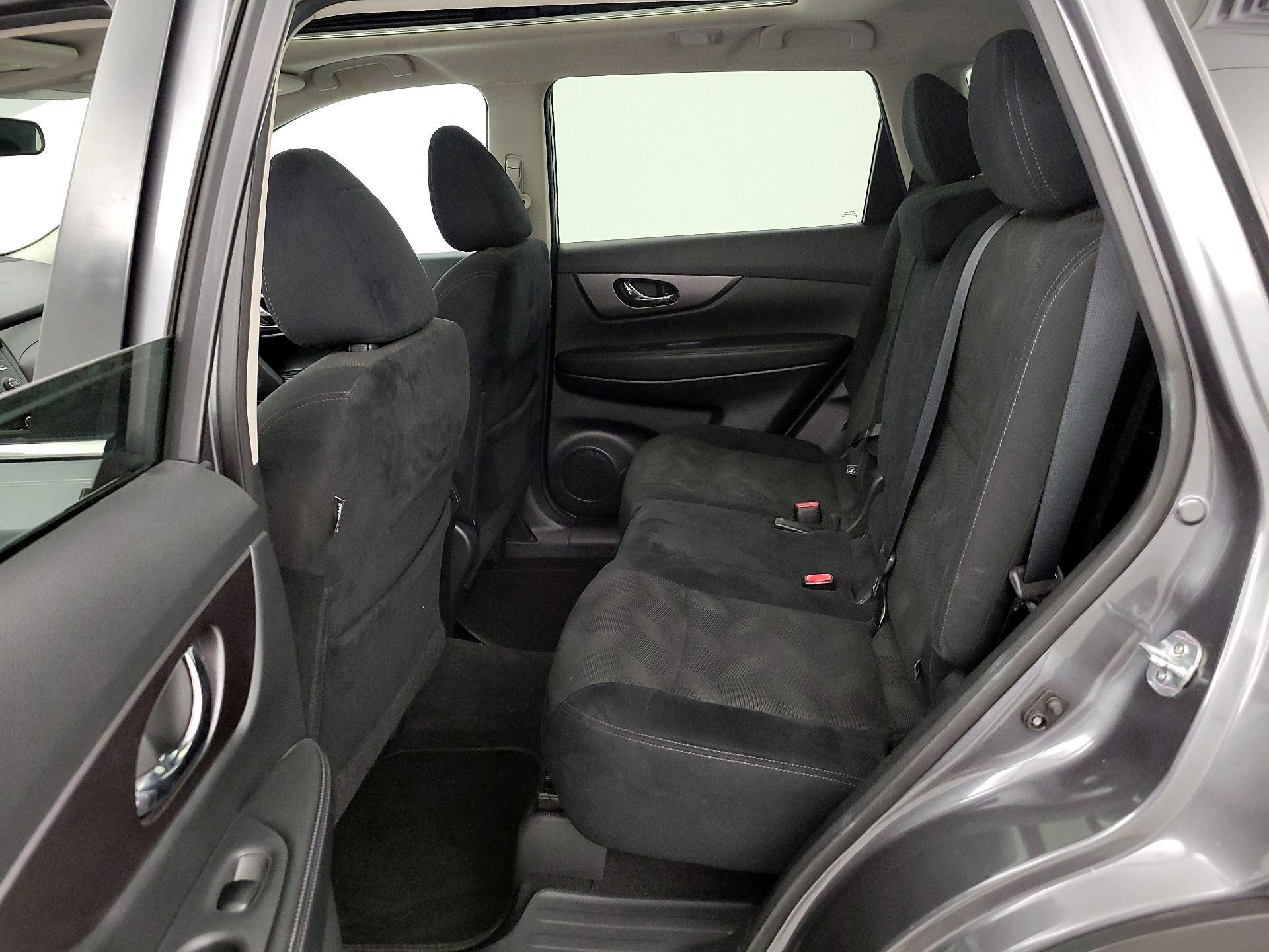 Thumbnail: 2016 Nissan Rogue - 20