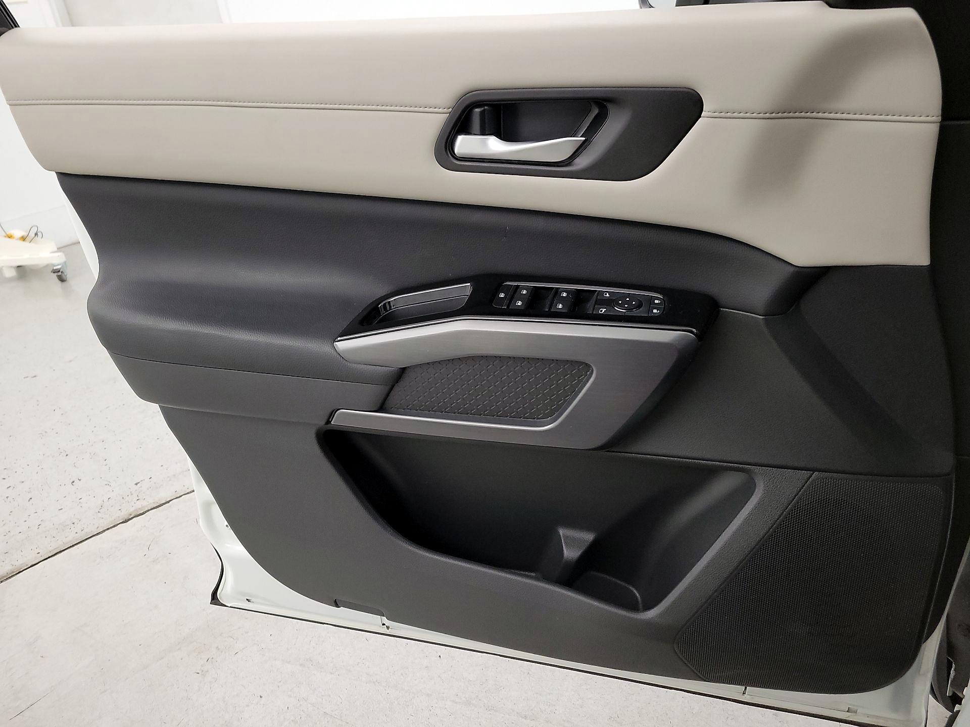 Thumbnail: 2024 Nissan Pathfinder - 12