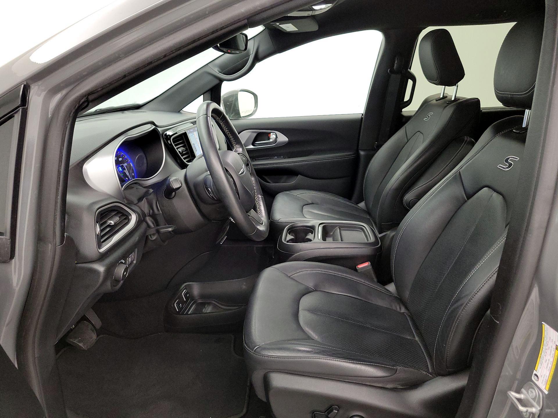 Thumbnail: 2020 Chrysler Pacifica - 11