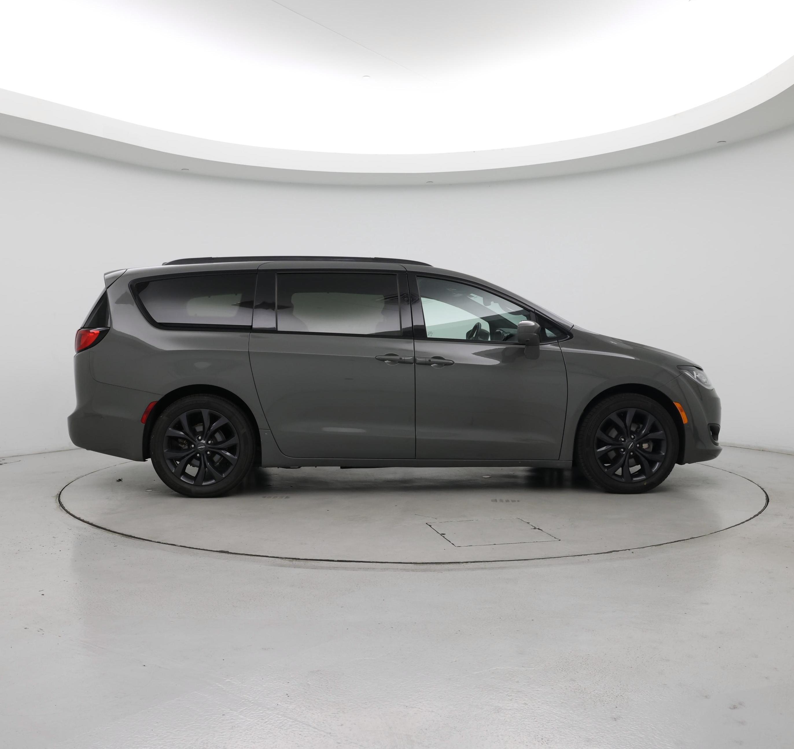 Thumbnail: 2020 Chrysler Pacifica - 7