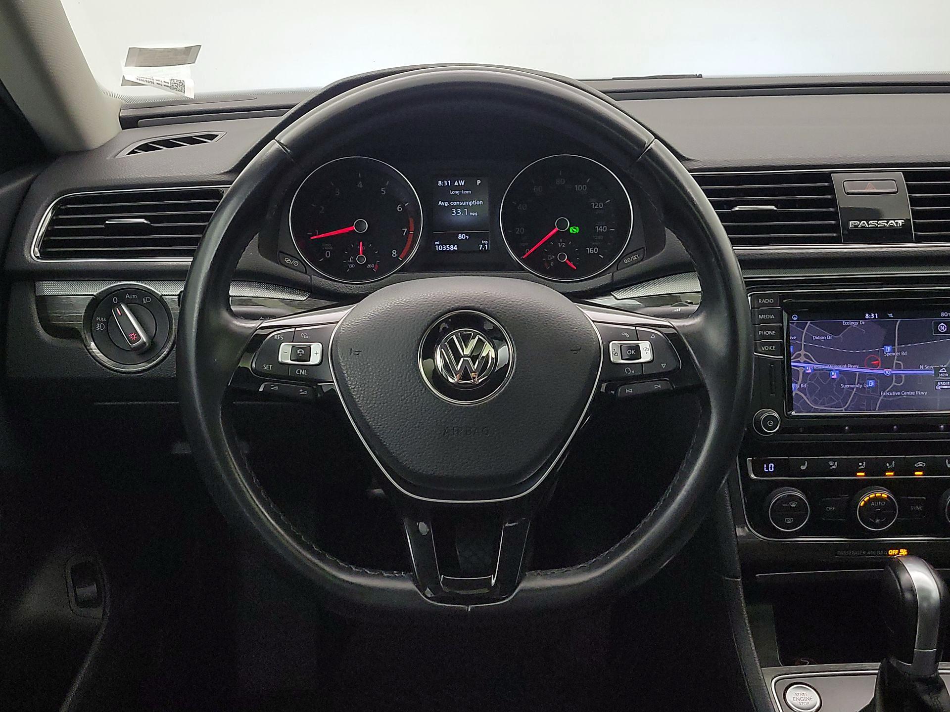Thumbnail: 2018 Volkswagen Passat - 10