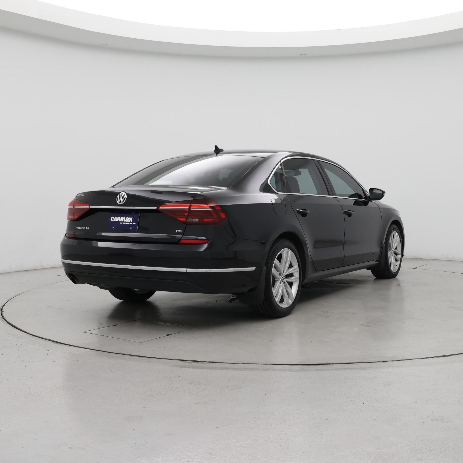 Thumbnail: 2018 Volkswagen Passat - 8