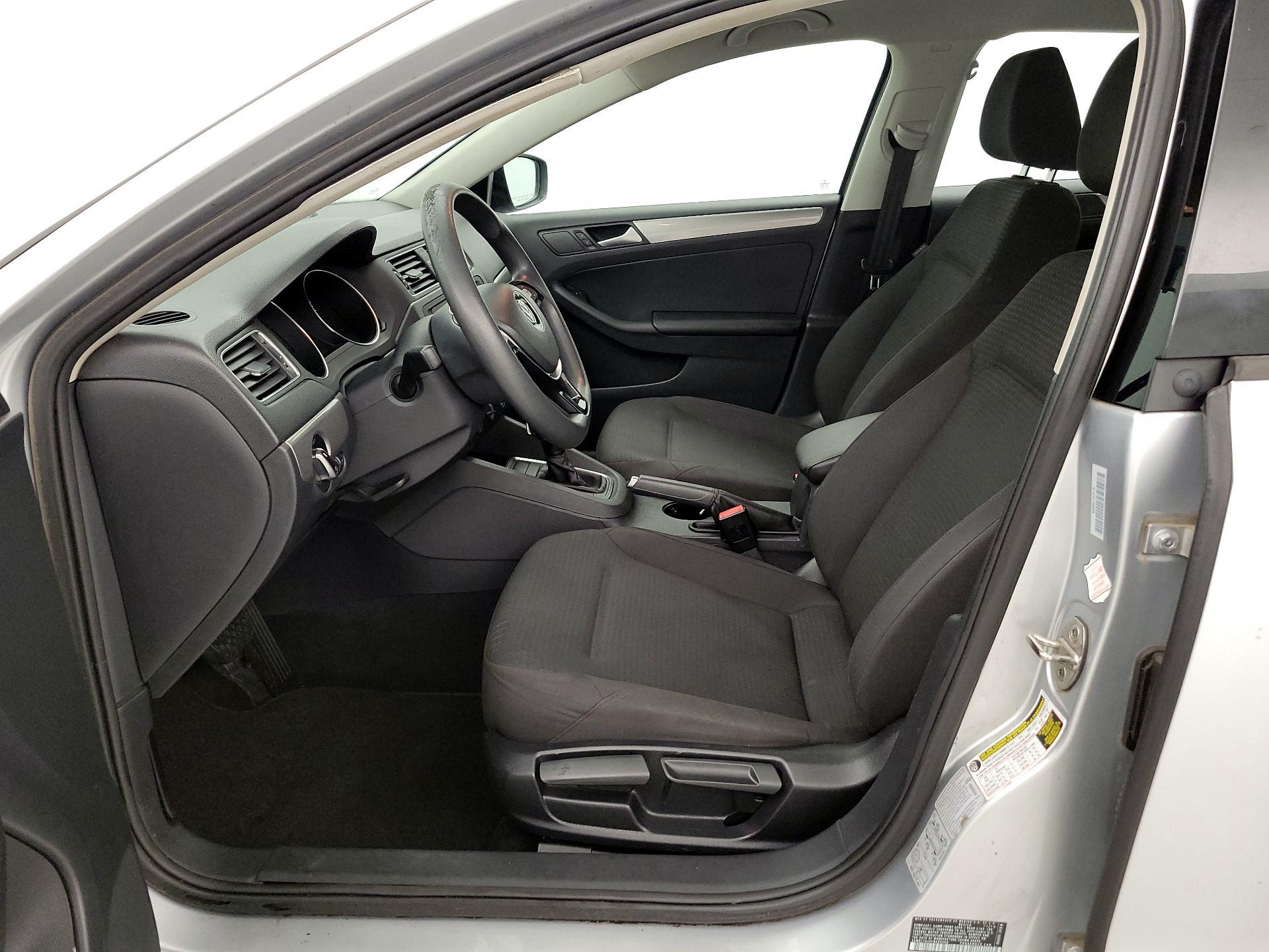 Thumbnail: 2015 Volkswagen Jetta - 11