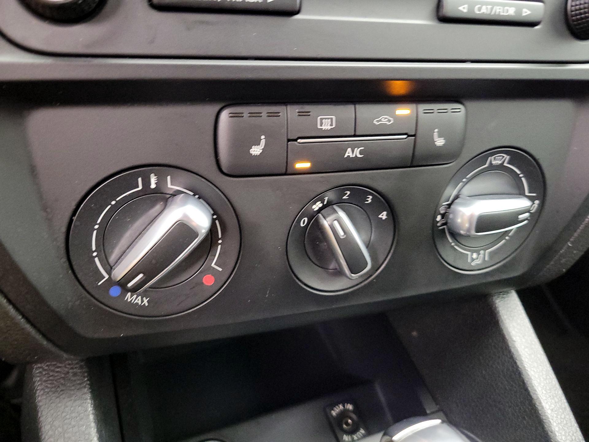 Thumbnail: 2015 Volkswagen Jetta - 15