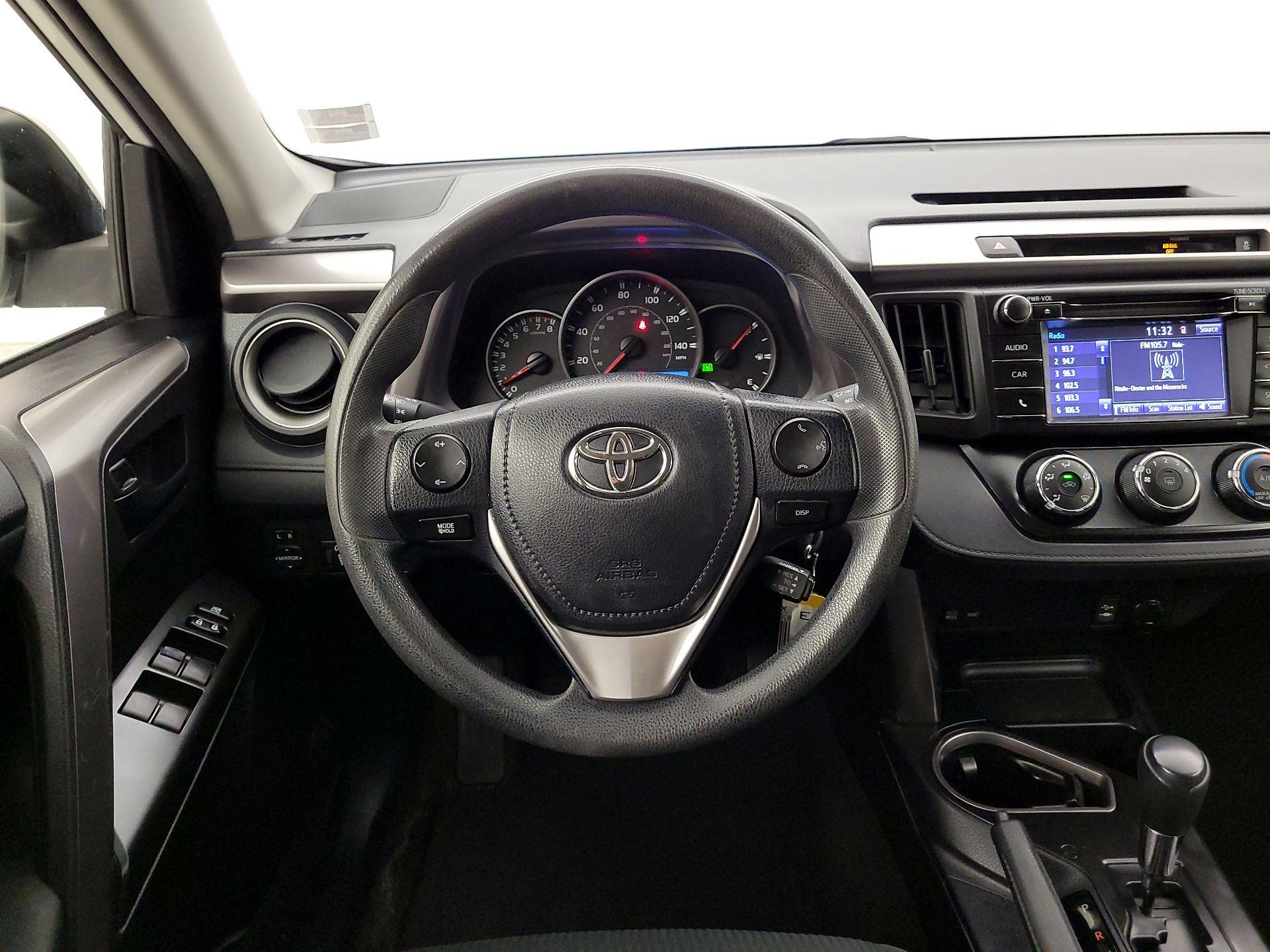 Thumbnail: 2016 Toyota RAV4 - 10