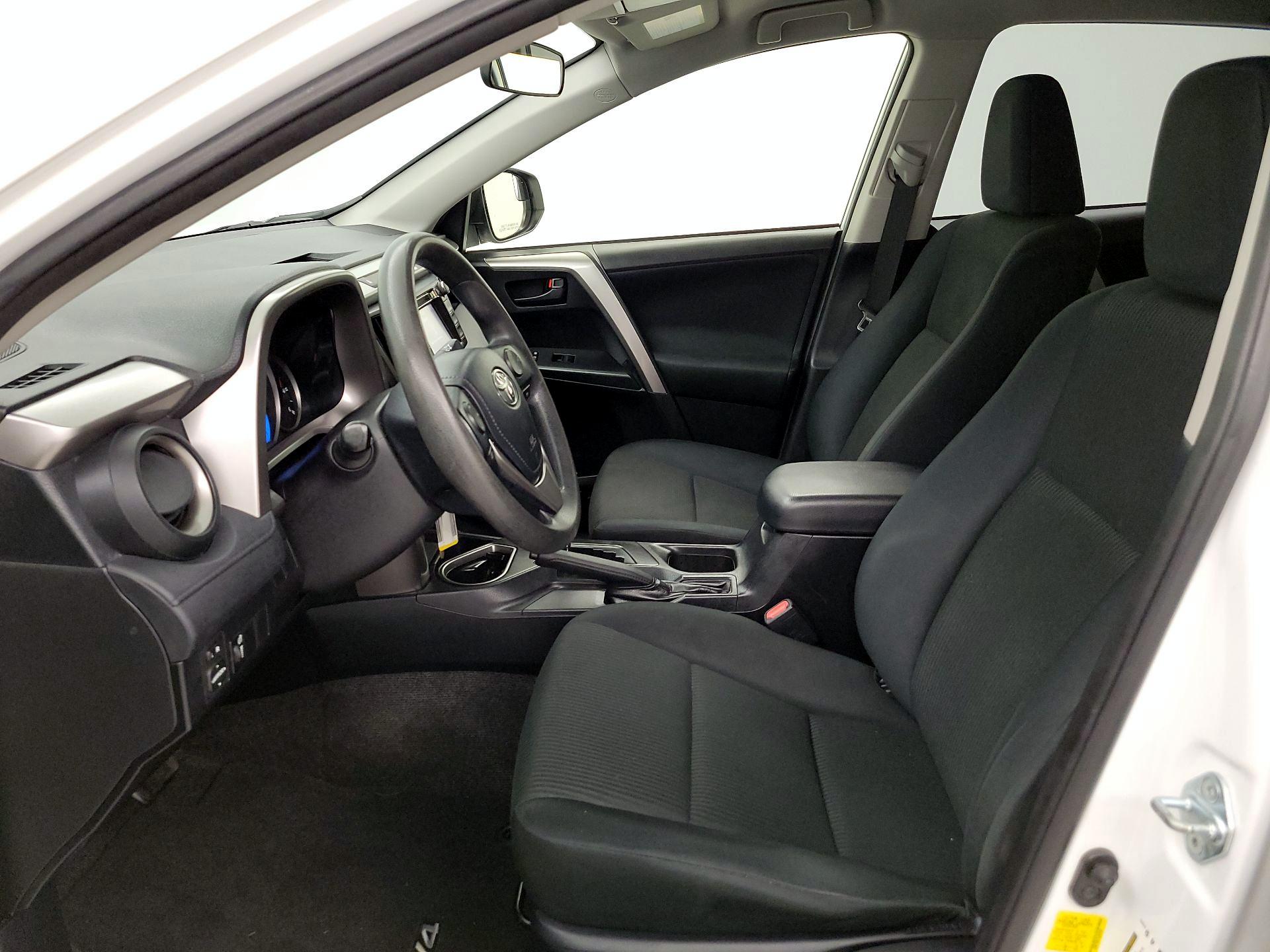 Thumbnail: 2016 Toyota RAV4 - 11