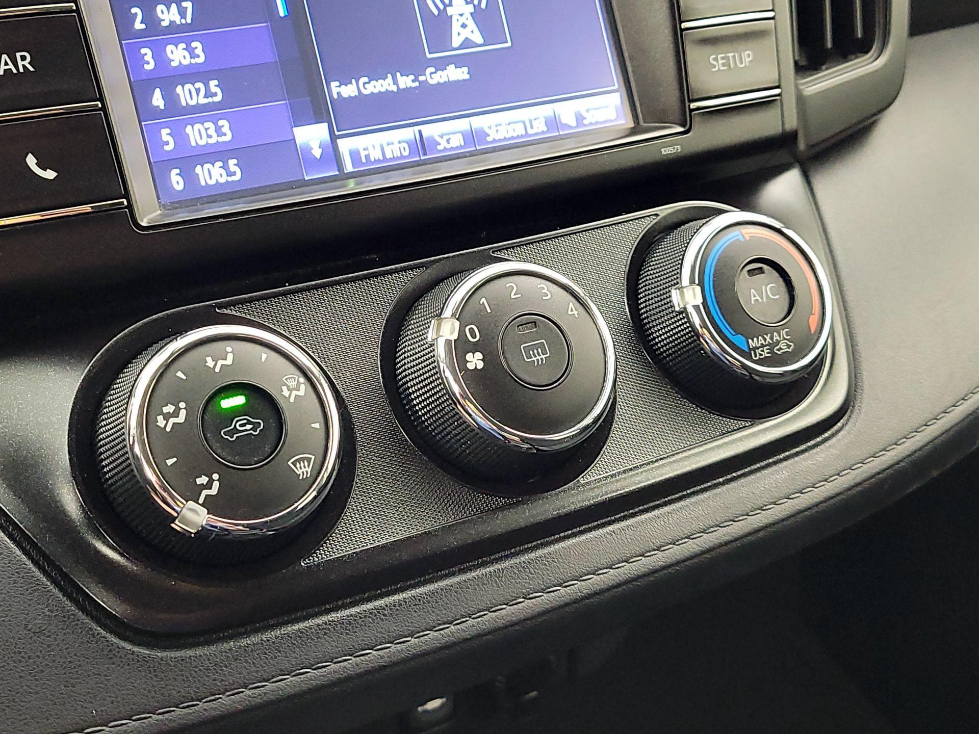 Thumbnail: 2016 Toyota RAV4 - 16