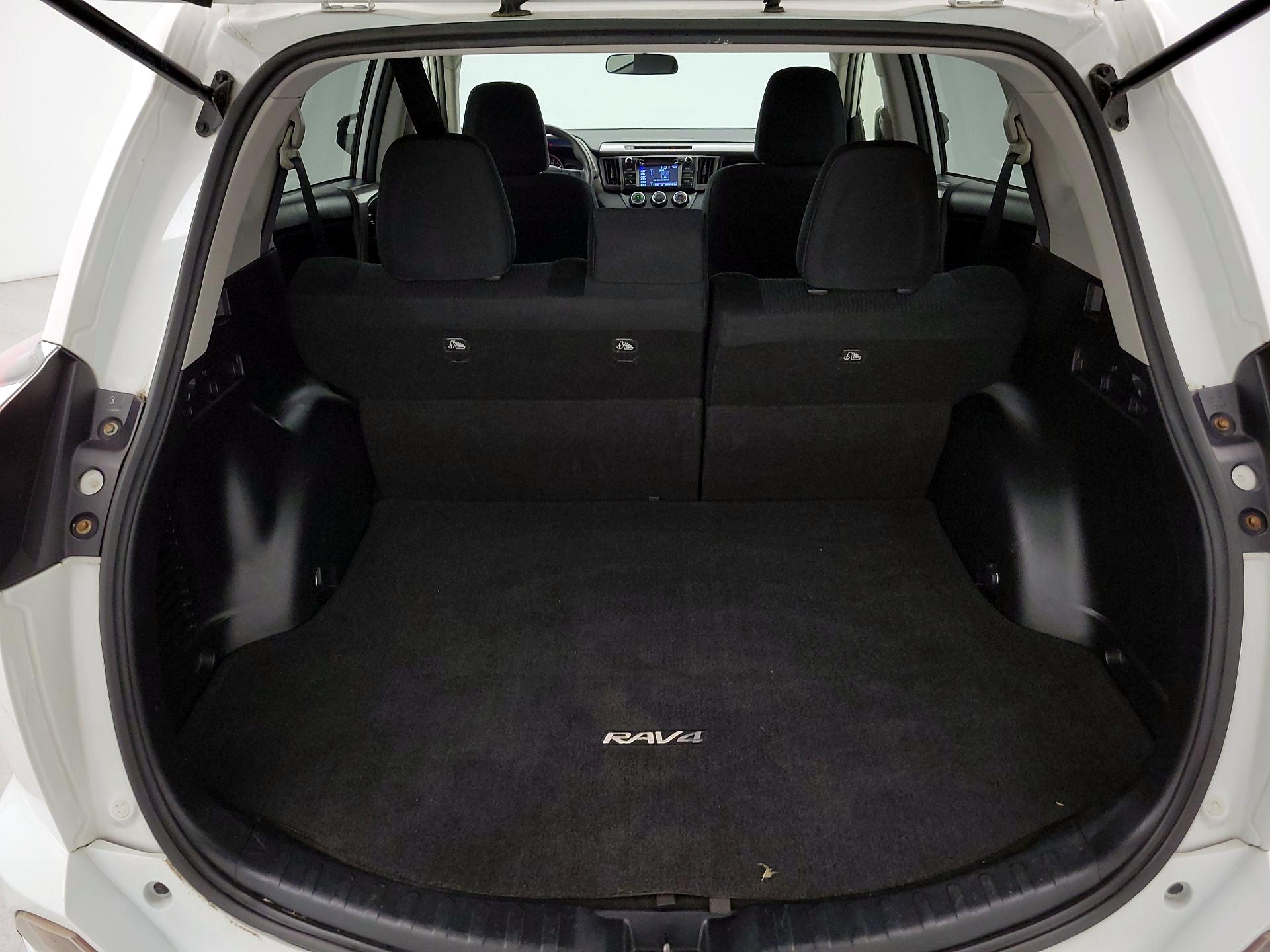 Thumbnail: 2016 Toyota RAV4 - 20