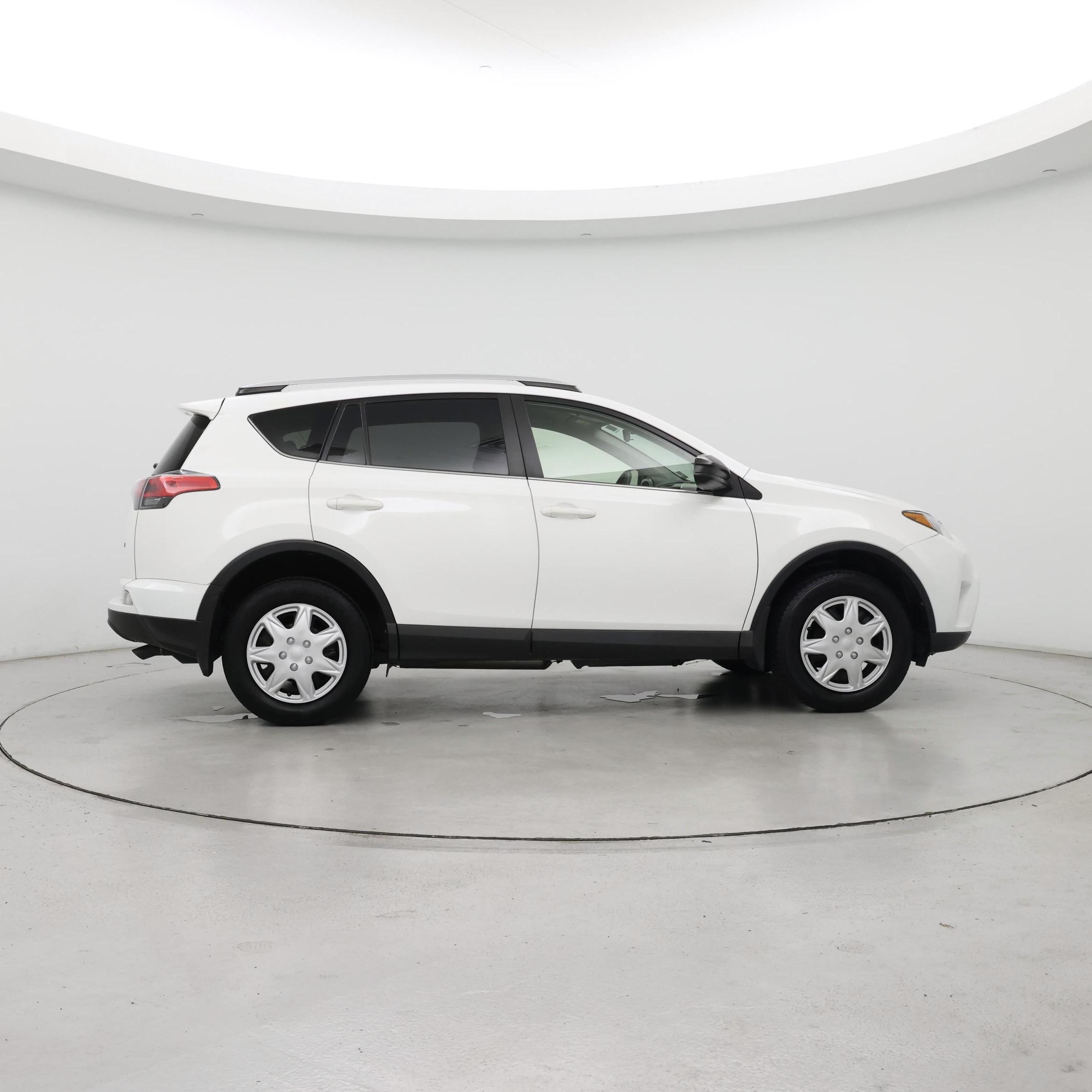 Thumbnail: 2016 Toyota RAV4 - 7