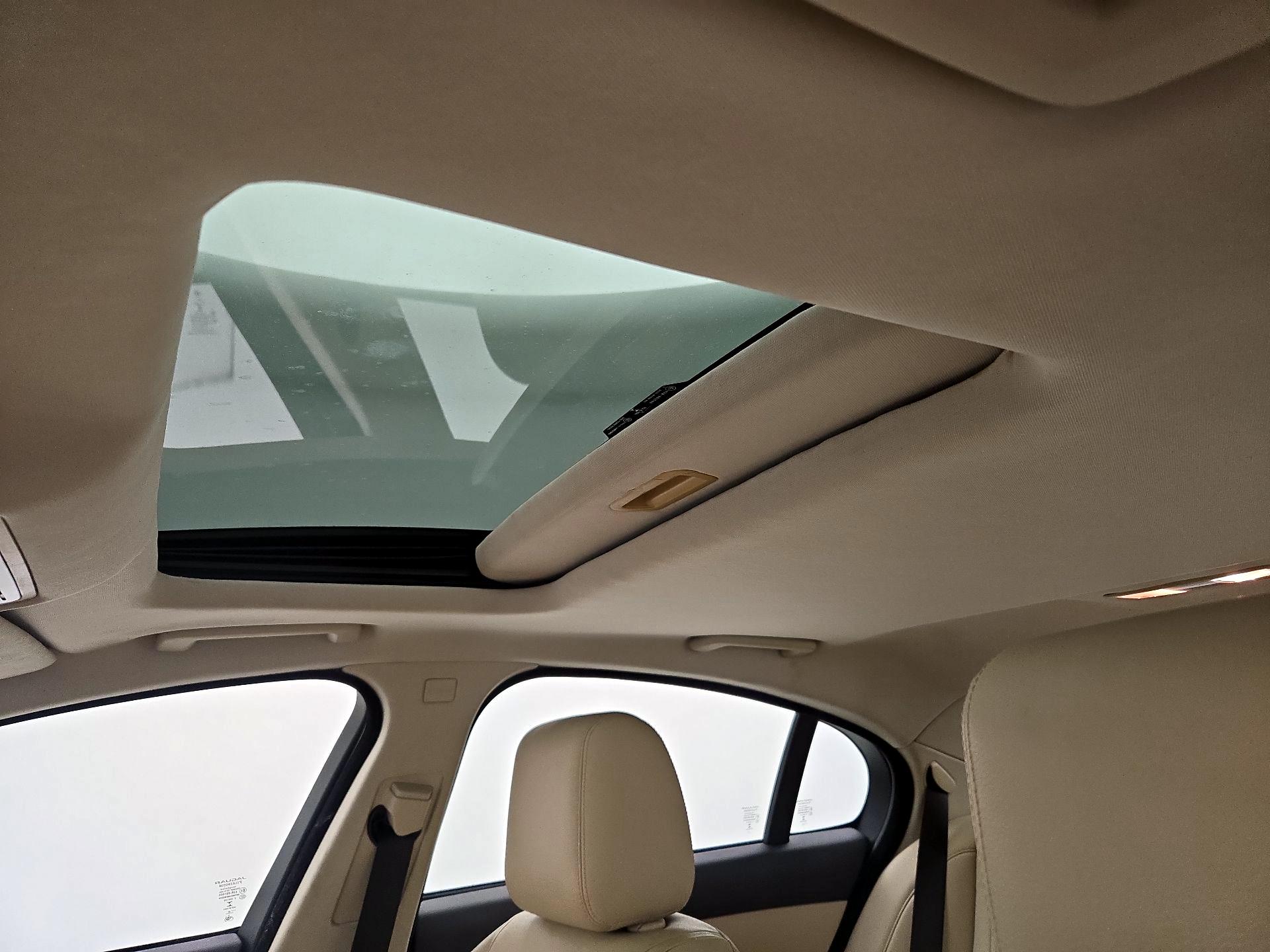 Thumbnail: 2015 Jaguar XF - 20