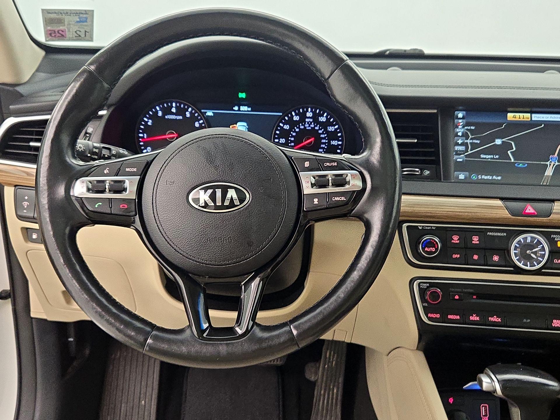 Thumbnail: 2017 Kia Cadenza - 10