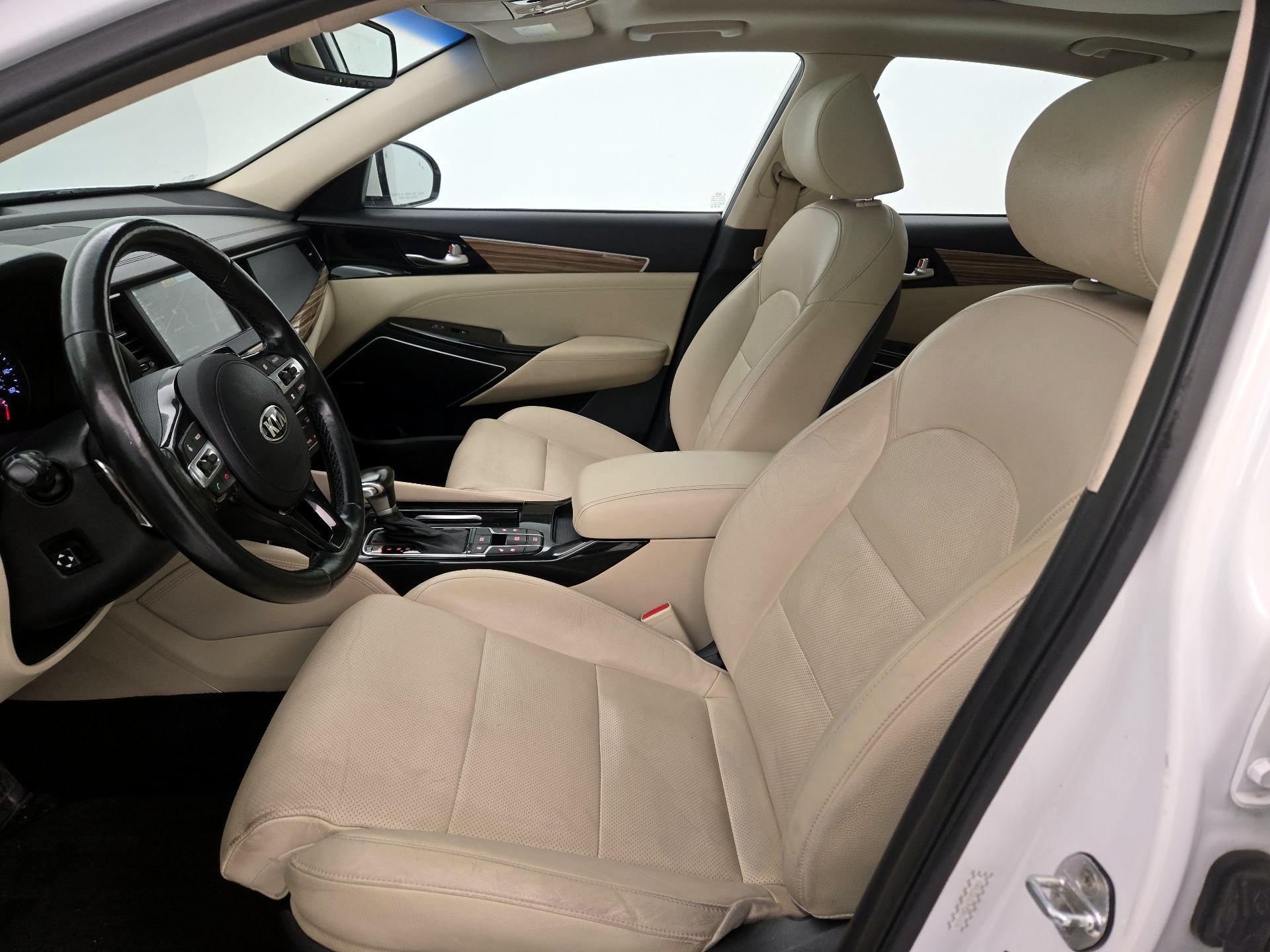 Thumbnail: 2017 Kia Cadenza - 11