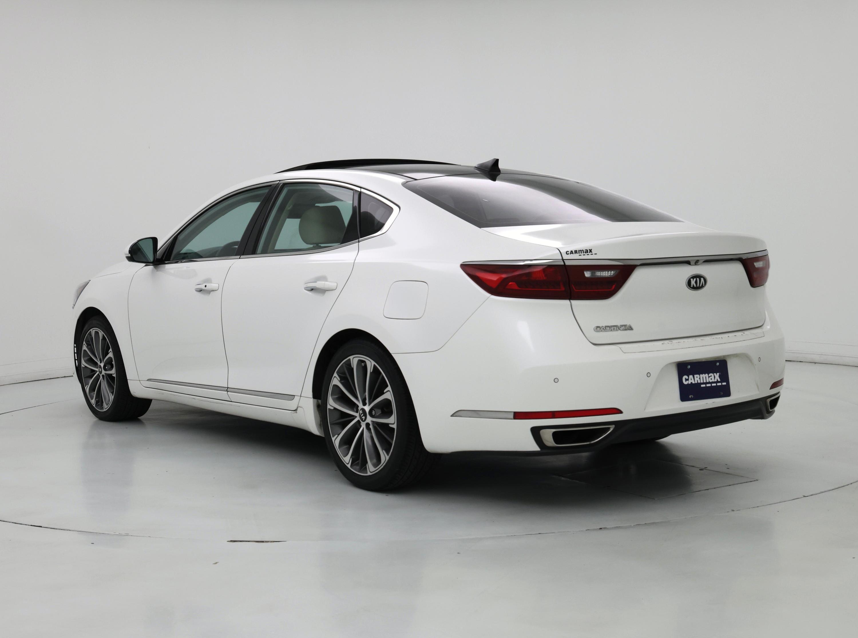 Thumbnail: 2017 Kia Cadenza - 2