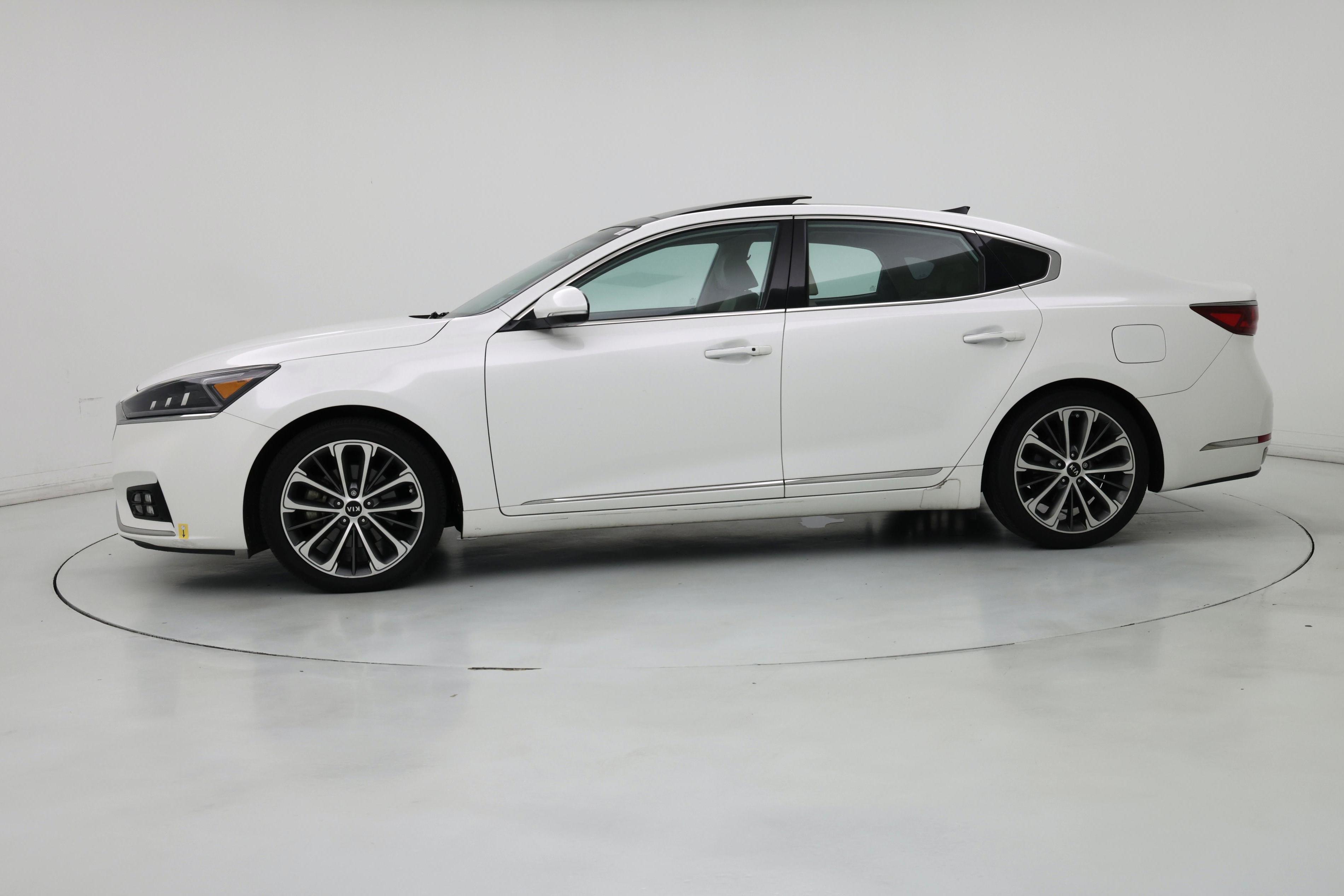 Thumbnail: 2017 Kia Cadenza - 3