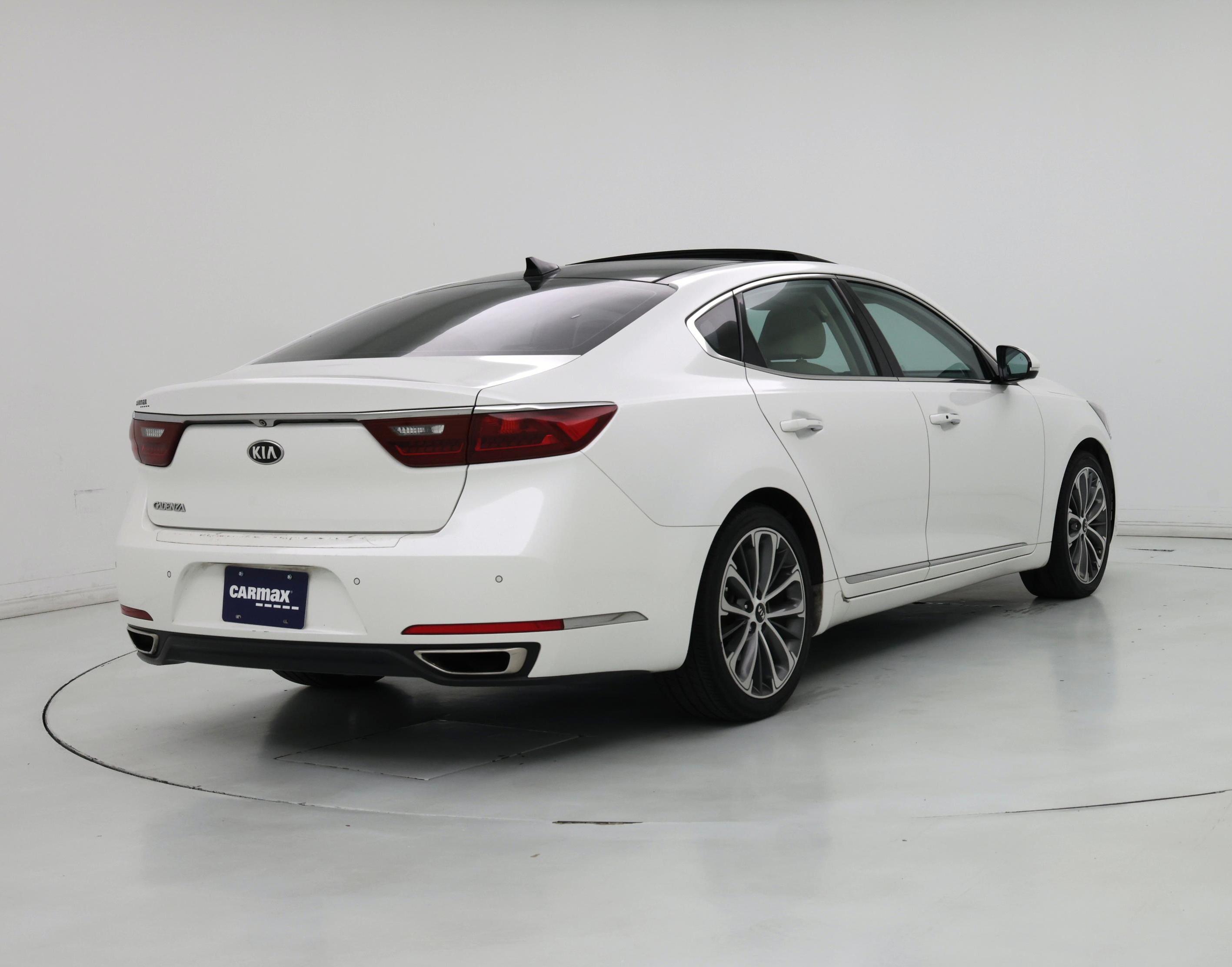 Thumbnail: 2017 Kia Cadenza - 8